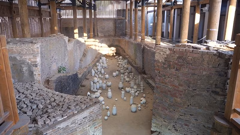 Dấu tích xưởng làm gốm ở khu phố cổ Taoyangli. Dấu tích xưởng làm gốm ở khu phố cổ Taoyangli.