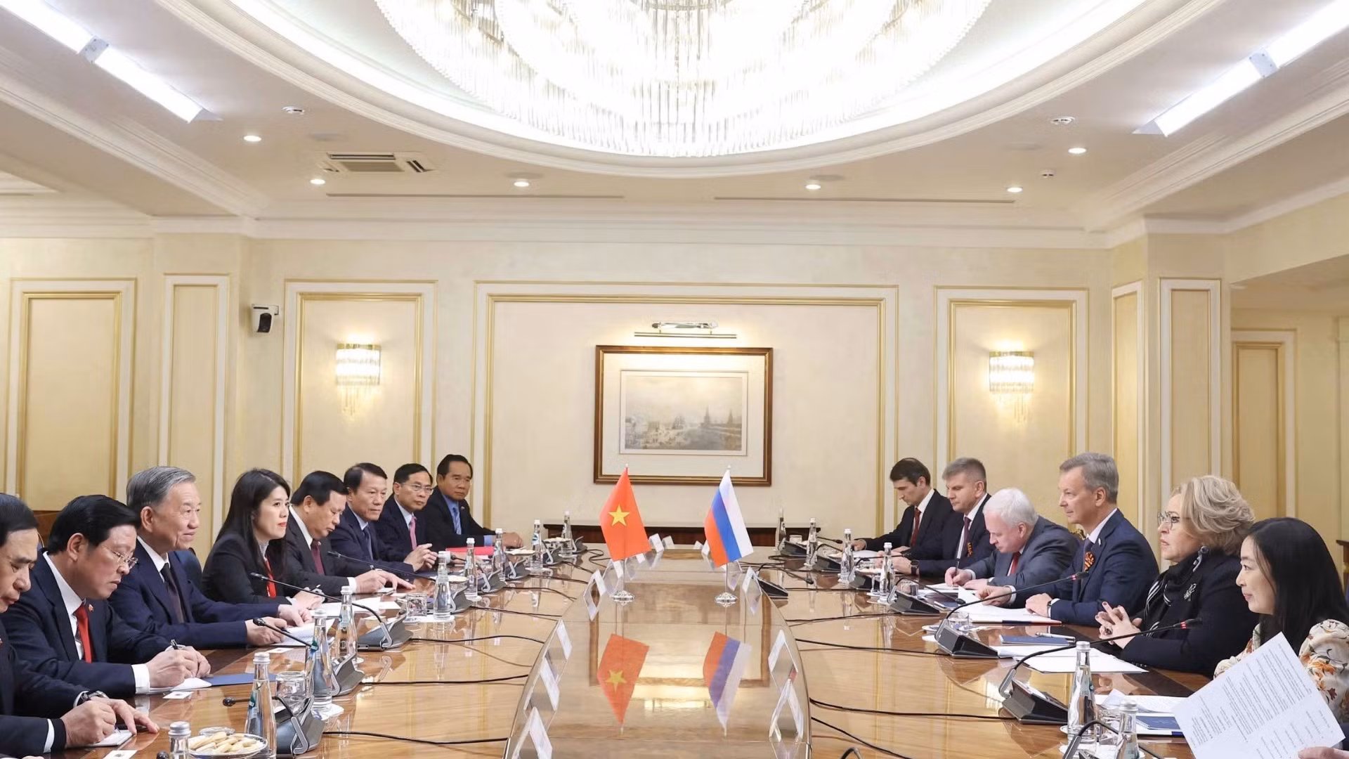 Tổng Bí thư Tô Lâm hội kiến Chủ tịch Hội đồng Liên bang, Quốc hội Liên bang Nga Valentina Matviyenko. (Ảnh: Thống Nhất/TTXVN)