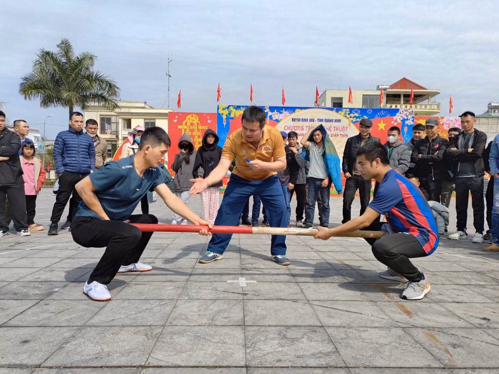 Các hoạt động văn hóa, thể thao được tổ chức thường xuyên góp phần gắn kết tình đoàn kết các dân tộc trên địa bàn huyện Bình Liêu. Các hoạt động văn hóa, thể thao được tổ chức thường xuyên góp phần gắn kết tình đoàn kết các dân tộc trên địa bàn huyện Bình Liêu.