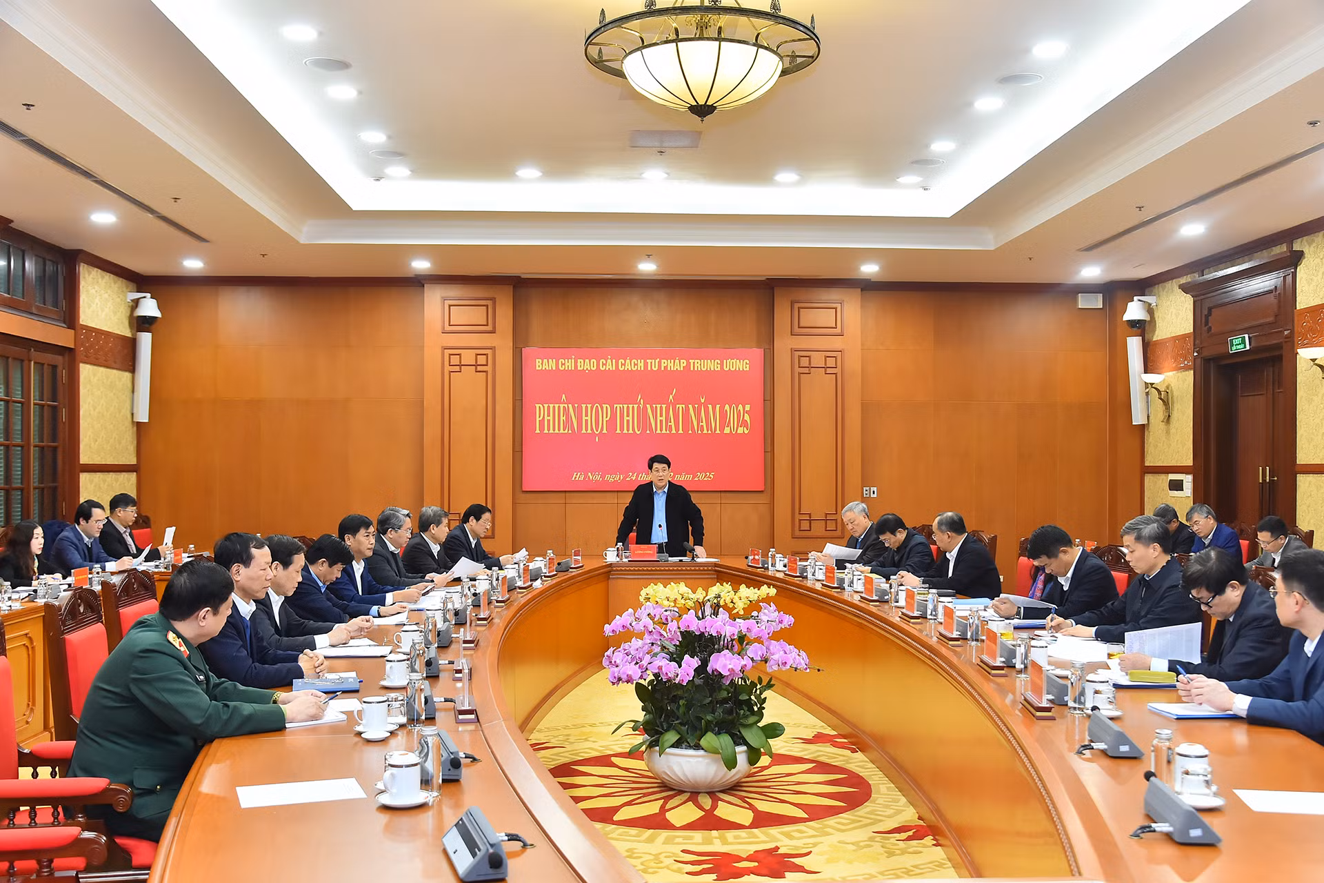 Quang cảnh phiên họp thứ nhất năm 2025 Ban chỉ đạo Cải cách tư pháp Trung ương. Quang cảnh phiên họp thứ nhất năm 2025 Ban chỉ đạo Cải cách tư pháp Trung ương.