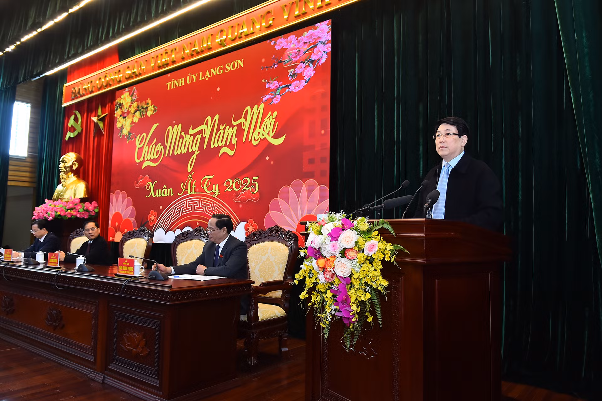 Chủ tịch nước Lương Cường phát biểu ý kiến chỉ đạo tại buổi làm việc. (Ảnh: Thủy Nguyên) Chủ tịch nước Lương Cường phát biểu ý kiến chỉ đạo tại buổi làm việc. (Ảnh: Thủy Nguyên)