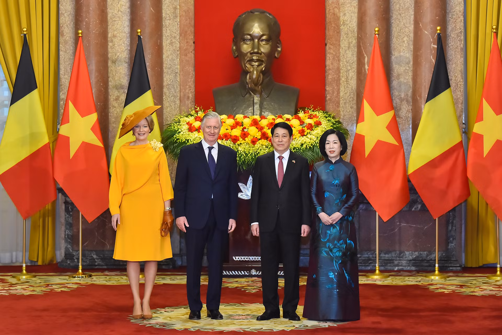 Chủ tịch nước Lương Cường và Phu nhân cùng Nhà vua Vương quốc Bỉ Philippe và Hoàng hậu tại hội kiến. Chủ tịch nước Lương Cường và Phu nhân cùng Nhà vua Vương quốc Bỉ Philippe và Hoàng hậu tại hội kiến.