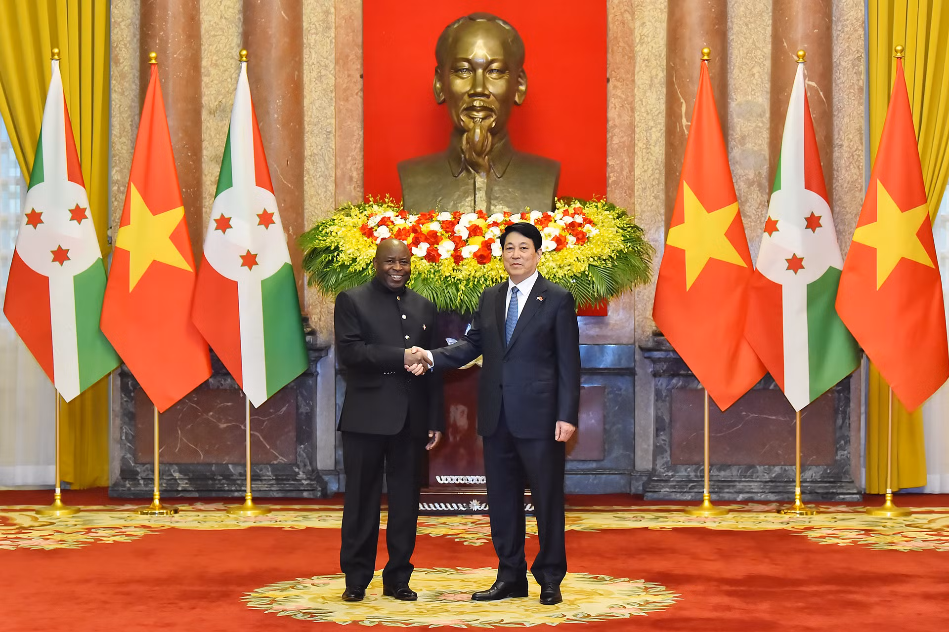 [Ảnh] Chủ tịch nước Lương Cường chủ trì lễ đón chính thức Tổng thống Burundi Évariste Ndayishimiye ảnh 5
