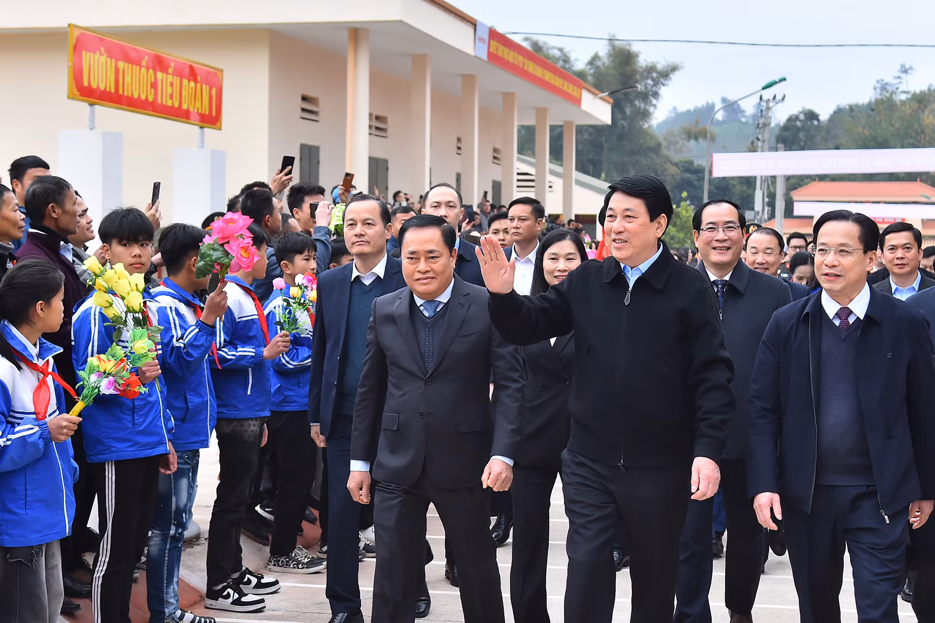 Chủ tịch nước Lương Cường tới dự lễ phát động Tết trồng cây “Đời đời nhớ ơn Bác Hồ” Xuân Ất Tỵ.