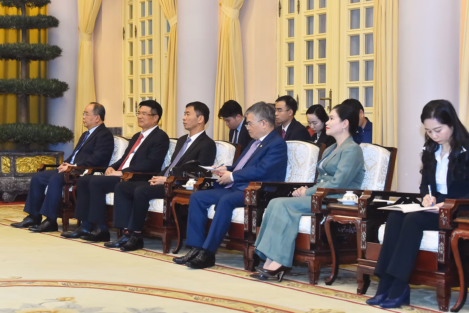 Các đại biểu đoàn Việt Nam tham dự buổi tiếp. Các đại biểu đoàn Việt Nam tham dự buổi tiếp.