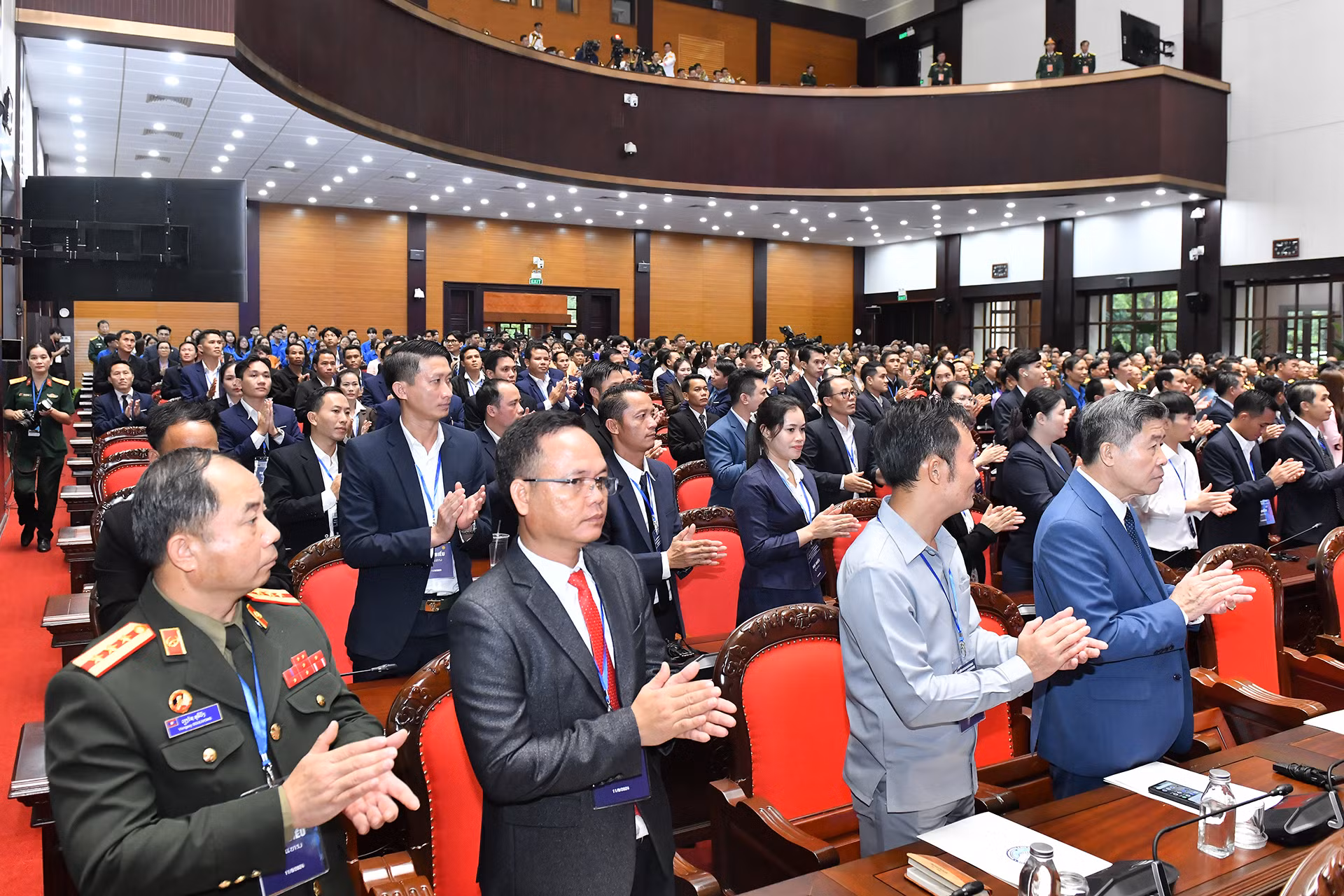 Sự kiện có sự hiện diện của gần 400 đại biểu đại diện cựu quân tình nguyện, chuyên gia, lưu học sinh Việt Nam tại Lào và thế hệ trẻ hai nước.