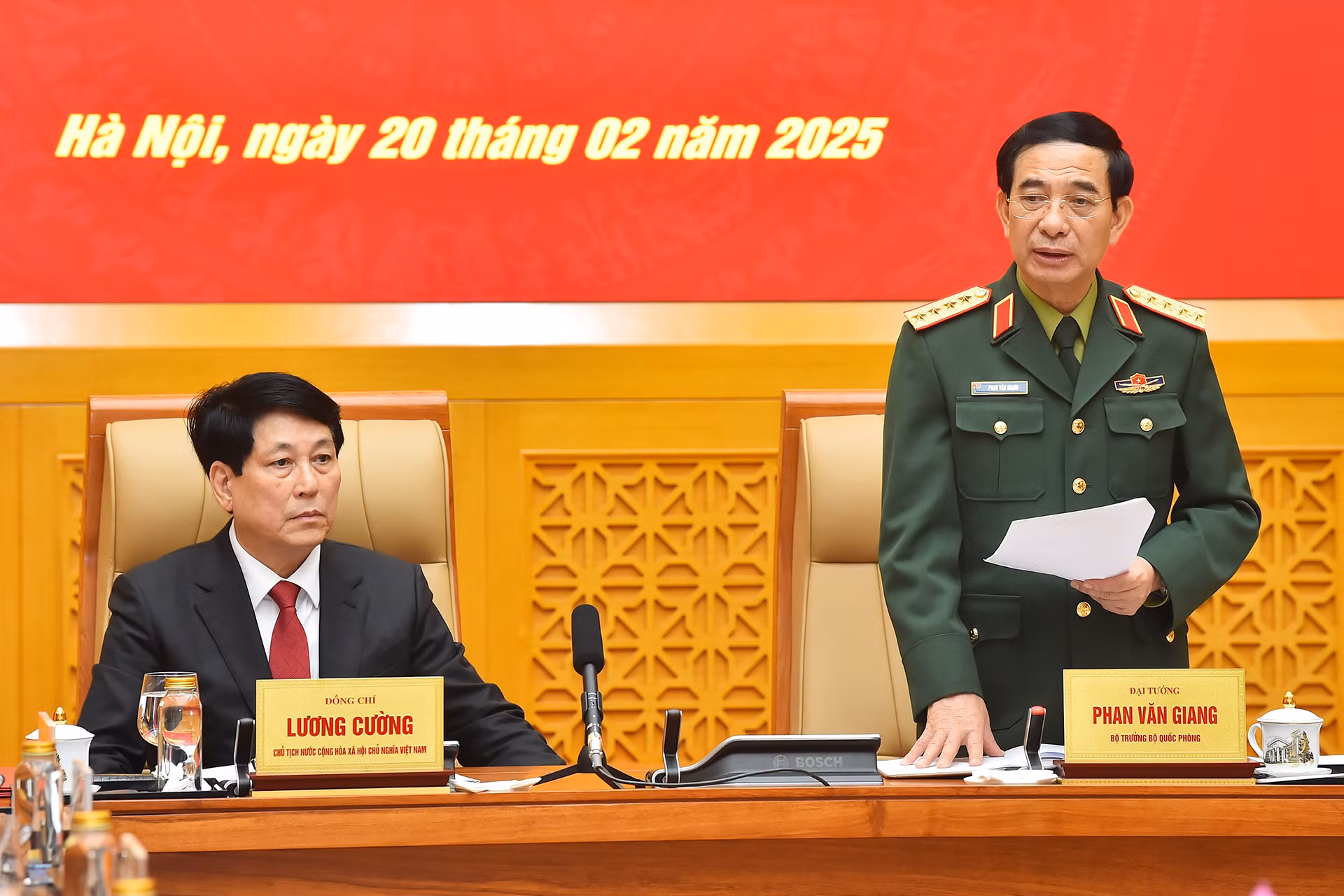 Đại tướng Phan Văn Giang, Bộ trưởng Quốc phòng phát biểu ý kiến tại buổi làm việc.