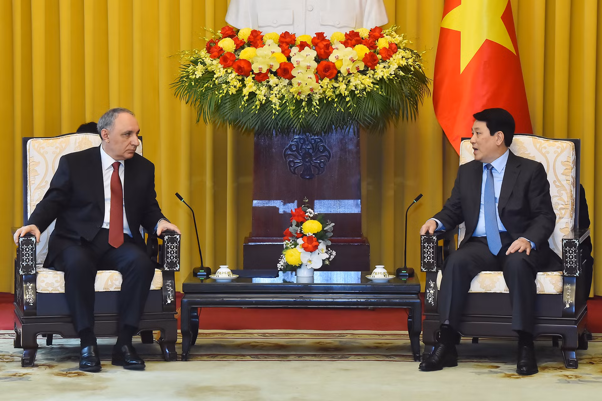 Chủ tịch nước Lương Cường tiếp Viện trưởng Viện Kiểm sát Tối cao Azerbaijan Kamran Bayram Aliyev. Chủ tịch nước Lương Cường tiếp Viện trưởng Viện Kiểm sát Tối cao Azerbaijan Kamran Bayram Aliyev.