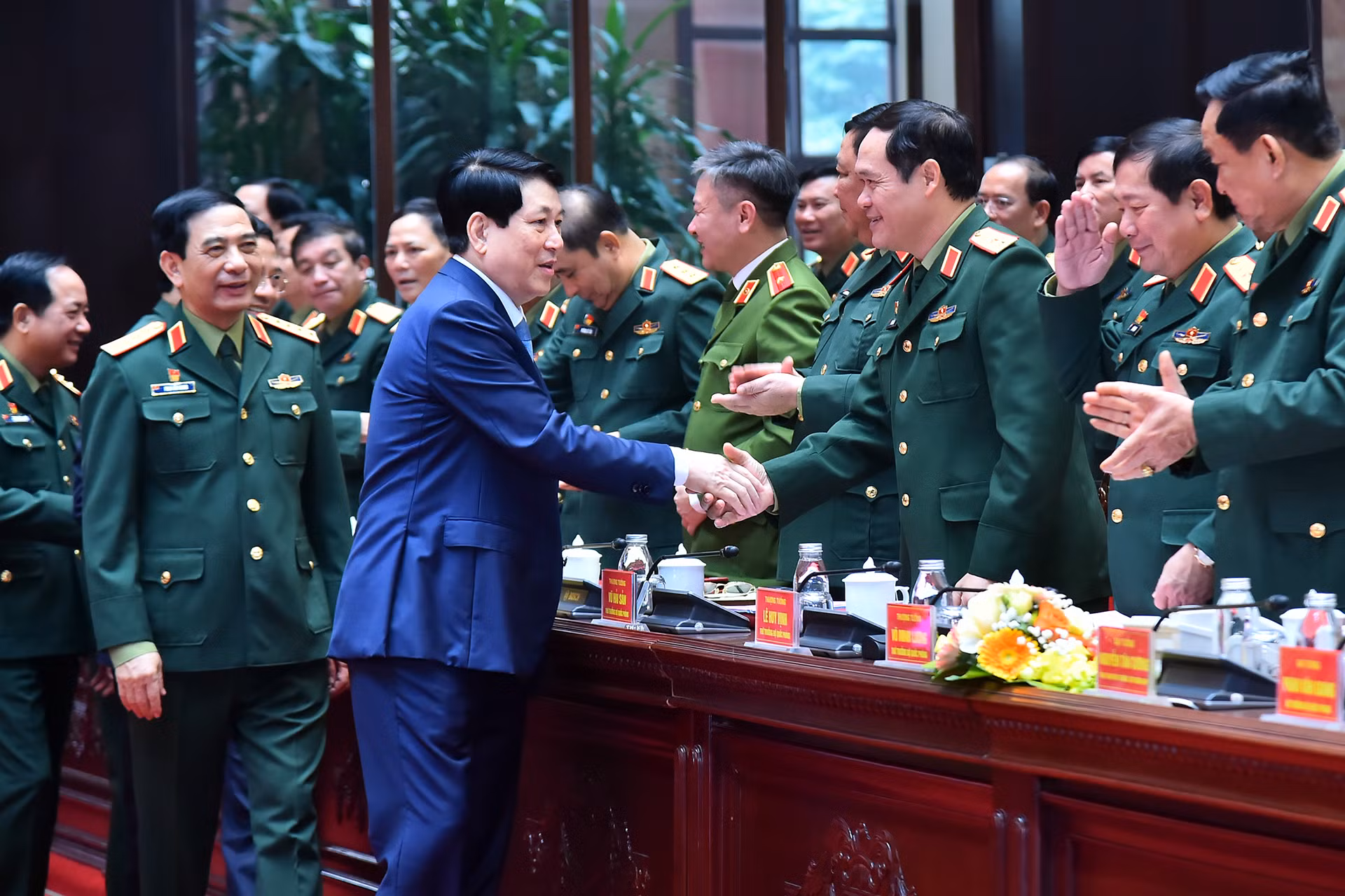 Chủ tịch nước Lương Cường với các đại biểu tại Hội nghị Quân chính toàn quân năm 2024. Chủ tịch nước Lương Cường với các đại biểu tại Hội nghị Quân chính toàn quân năm 2024.