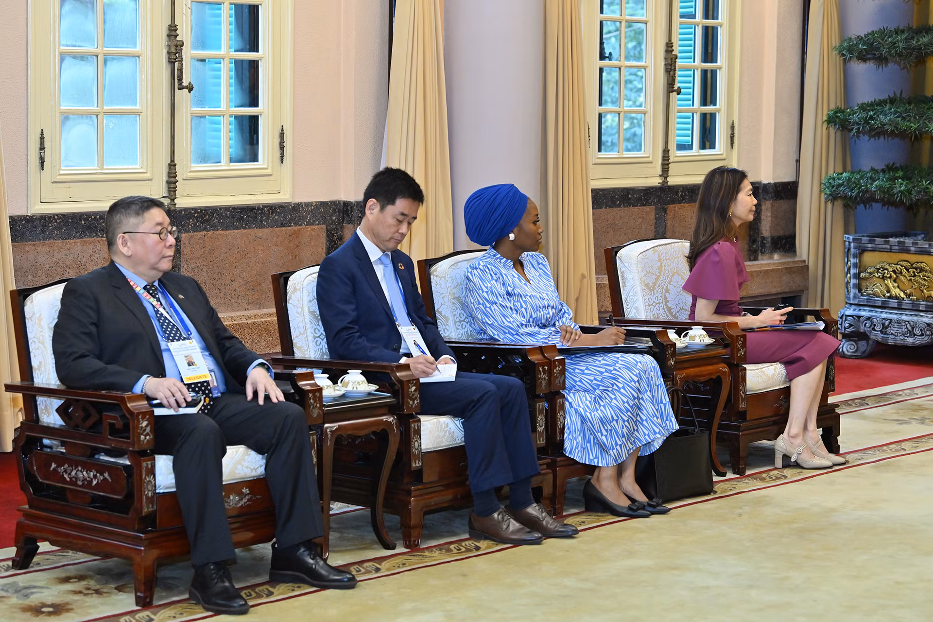 Các đại biểu tháp tùng Phó Tổng thư ký Liên hợp quốc Amina J.Mohammed tại buổi tiếp. Các đại biểu tháp tùng Phó Tổng thư ký Liên hợp quốc Amina J.Mohammed tại buổi tiếp.