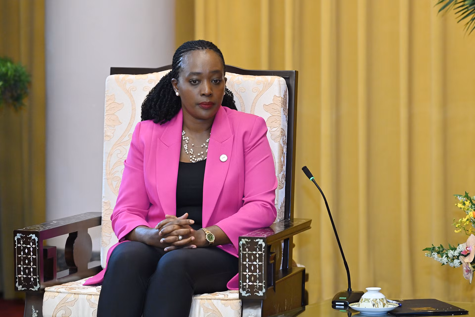 Bộ trưởng Quốc phòng Kenya Soipan Tuya phát biểu tại buổi tiếp.