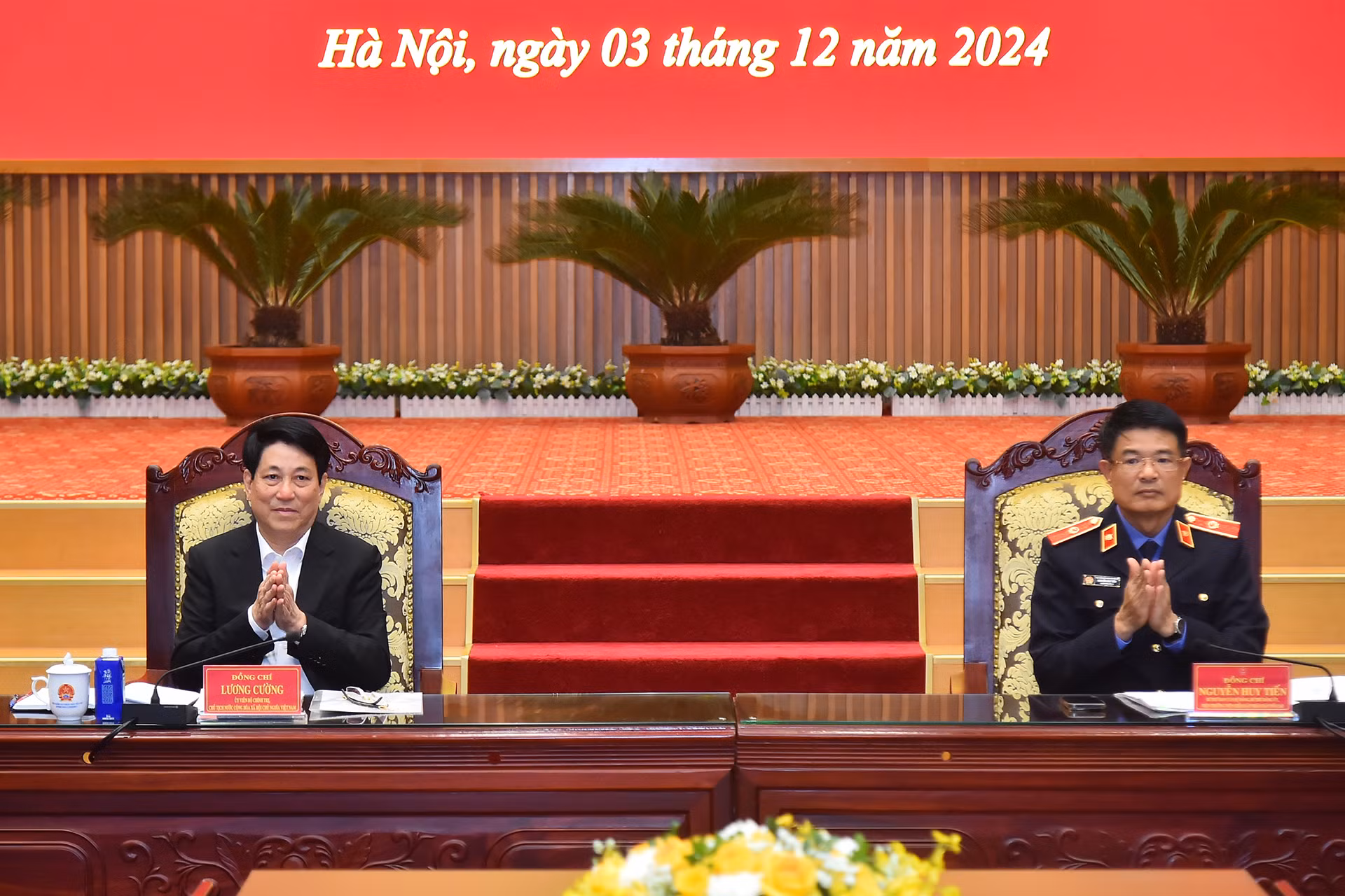 Chủ tịch nước Lương Cường và Viện trưởng Viện Kiểm sát nhân dân tối cao Nguyễn Huy Tiến tại buổi làm việc.