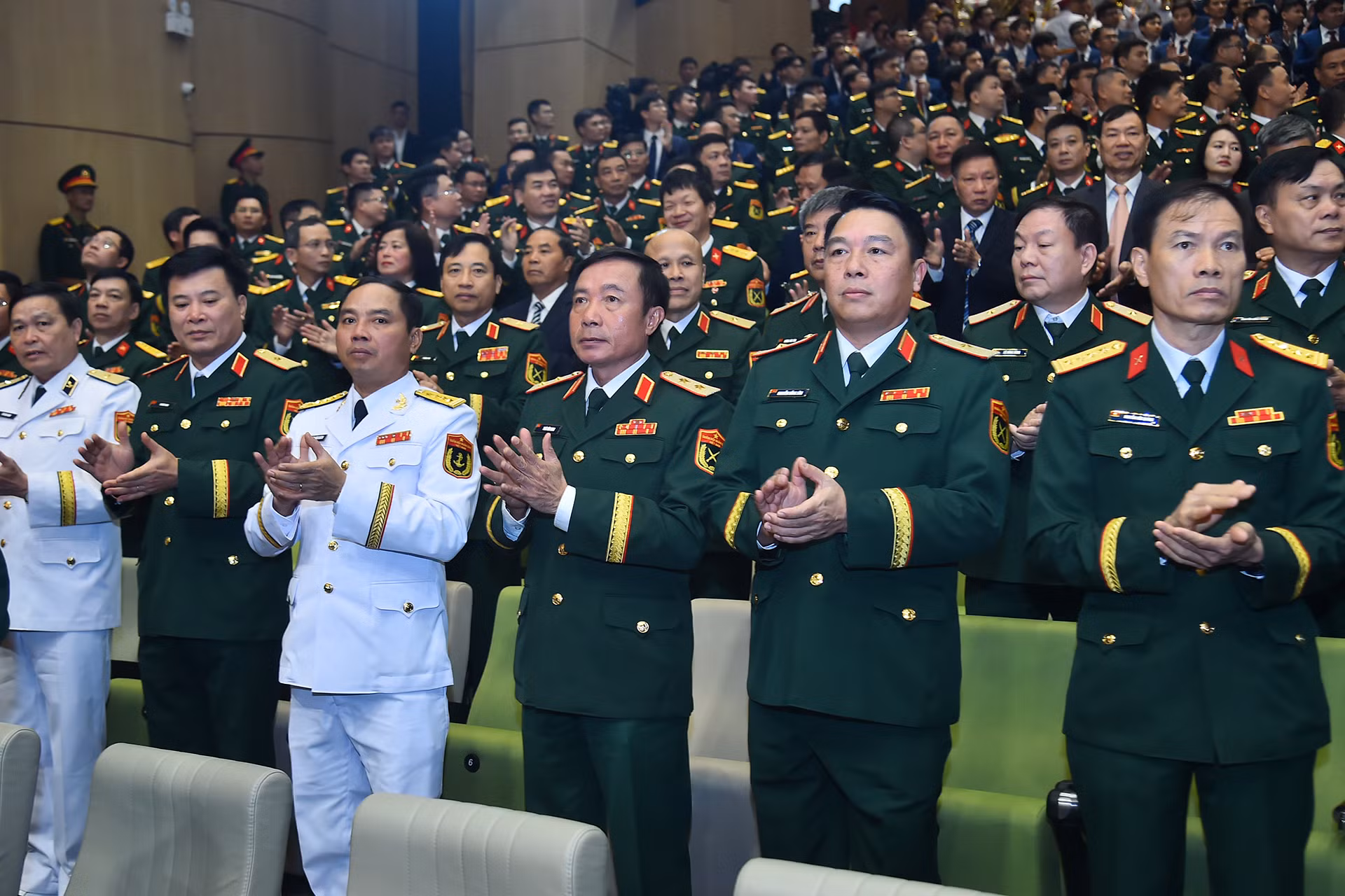 Các đại biểu khách mời tại buổi lễ.