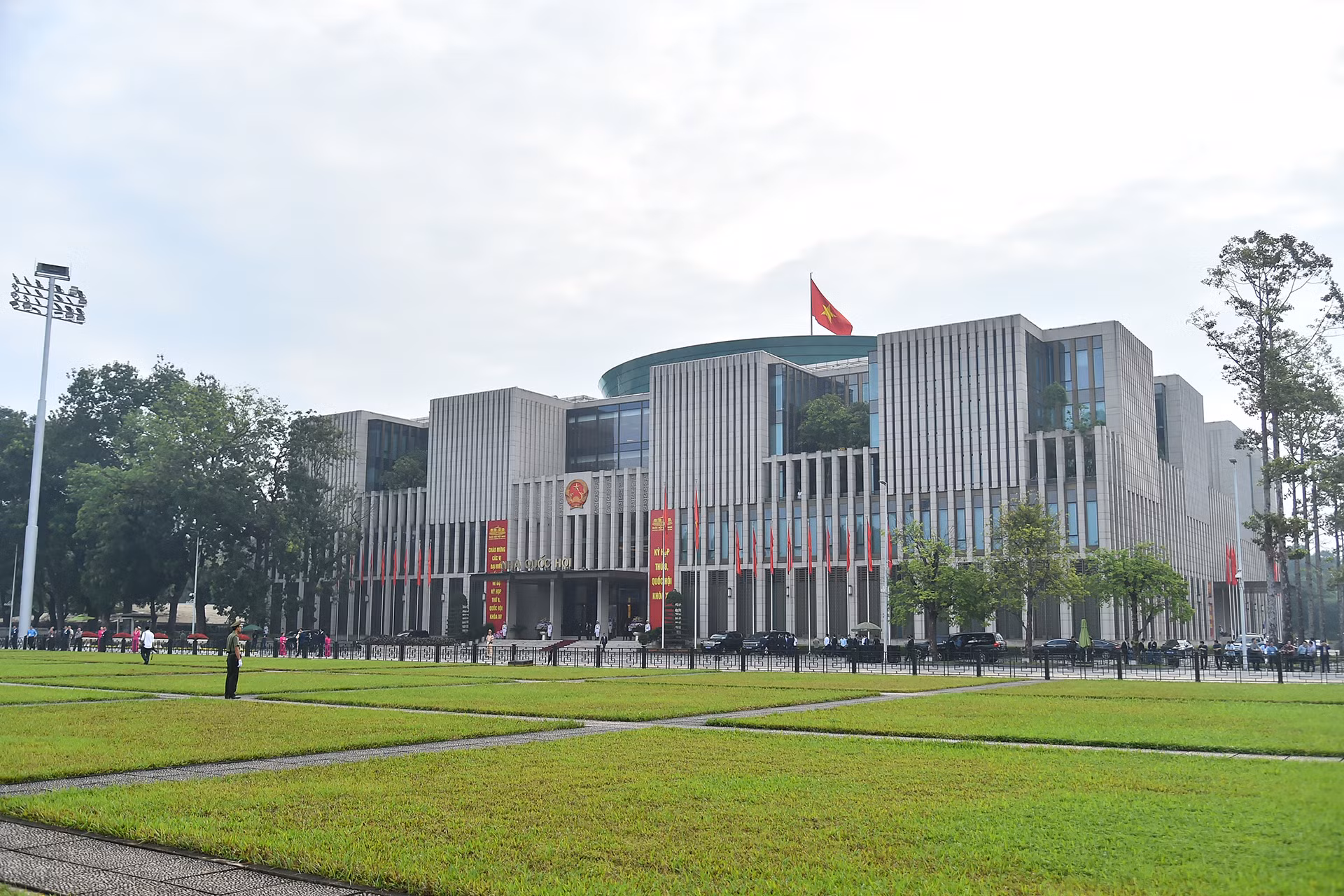 Nhà Quốc hội - nơi diễn ra Kỳ họp thứ 8, Quốc hội khóa XV. Theo dự kiến, kỳ họp lần này sẽ diễn ra 2 đợt. Đợt 1 từ ngày 21/10 đến 13/11, đợt 2 từ ngày 20/11 đến sáng 30/11/2024, theo hình thức họp tập trung với nhiều nội dung, quyết sách quan trọng. Nhà Quốc hội - nơi diễn ra Kỳ họp thứ 8, Quốc hội khóa XV. Theo dự kiến, kỳ họp lần này sẽ diễn ra 2 đợt. Đợt 1 từ ngày 21/10 đến 13/11, đợt 2 từ ngày 20/11 đến sáng 30/11/2024, theo hình thức họp tập trung với nhiều nội dung, quyết sách quan trọng.