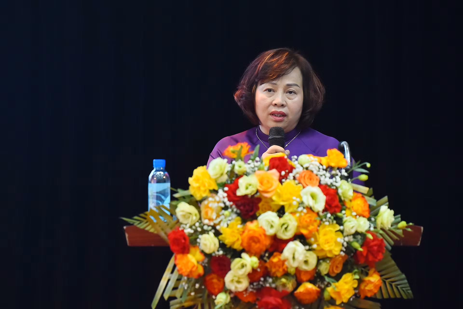 Bà Lê Thị Thiết - Ủy viên Ban Thường vụ Hiệp hội Văn hóa Ẩm thực Việt Nam,Chủ tịch Hiệp hội Văn hóa Ẩm thực Nam Định trình bày tham luận “Giới thiệu các món ăn đặc sắc mùa Thu”. Bà Lê Thị Thiết - Ủy viên Ban Thường vụ Hiệp hội Văn hóa Ẩm thực Việt Nam,Chủ tịch Hiệp hội Văn hóa Ẩm thực Nam Định trình bày tham luận “Giới thiệu các món ăn đặc sắc mùa Thu”.