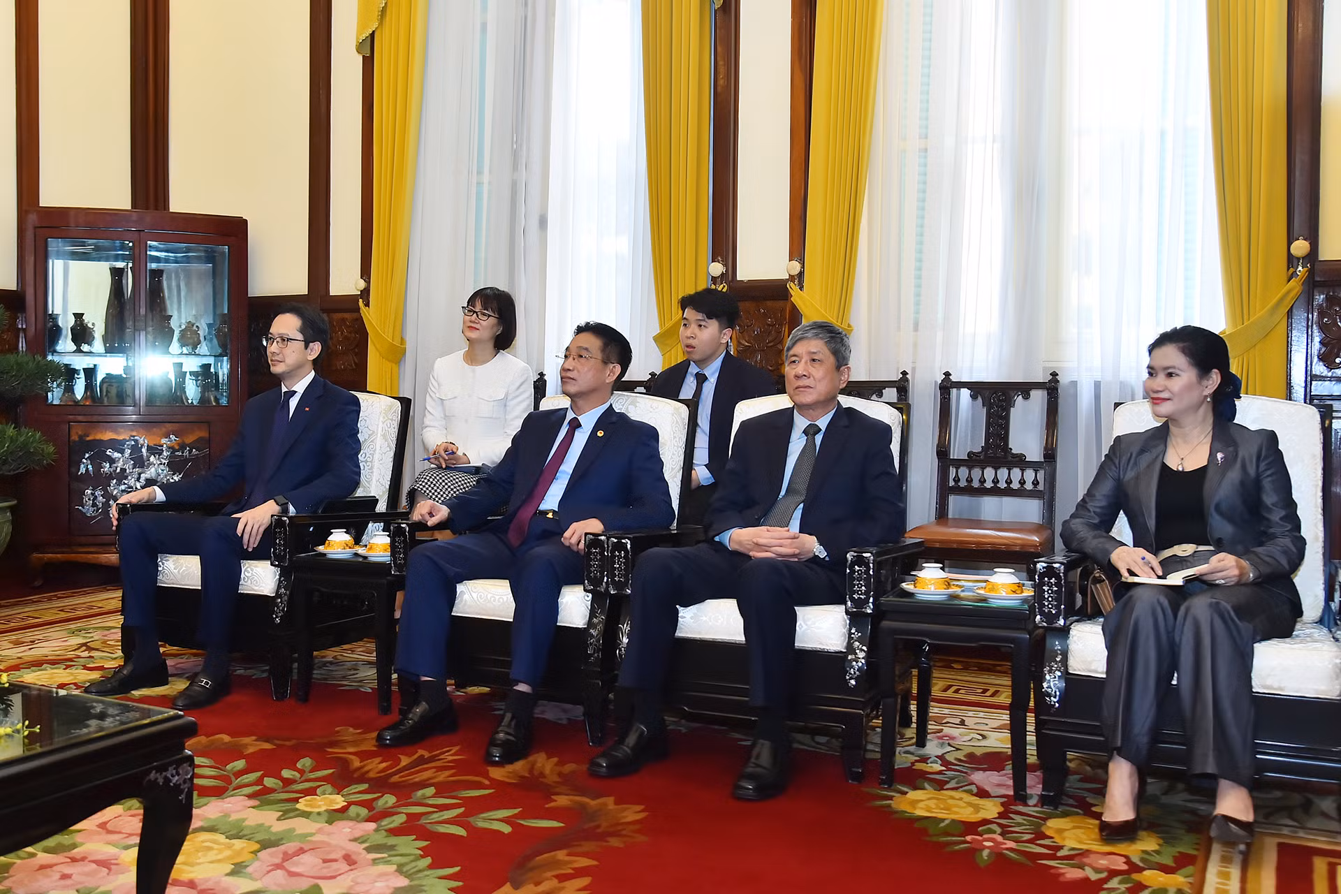 Các đại biểu Việt Nam tham dự buổi tiếp.