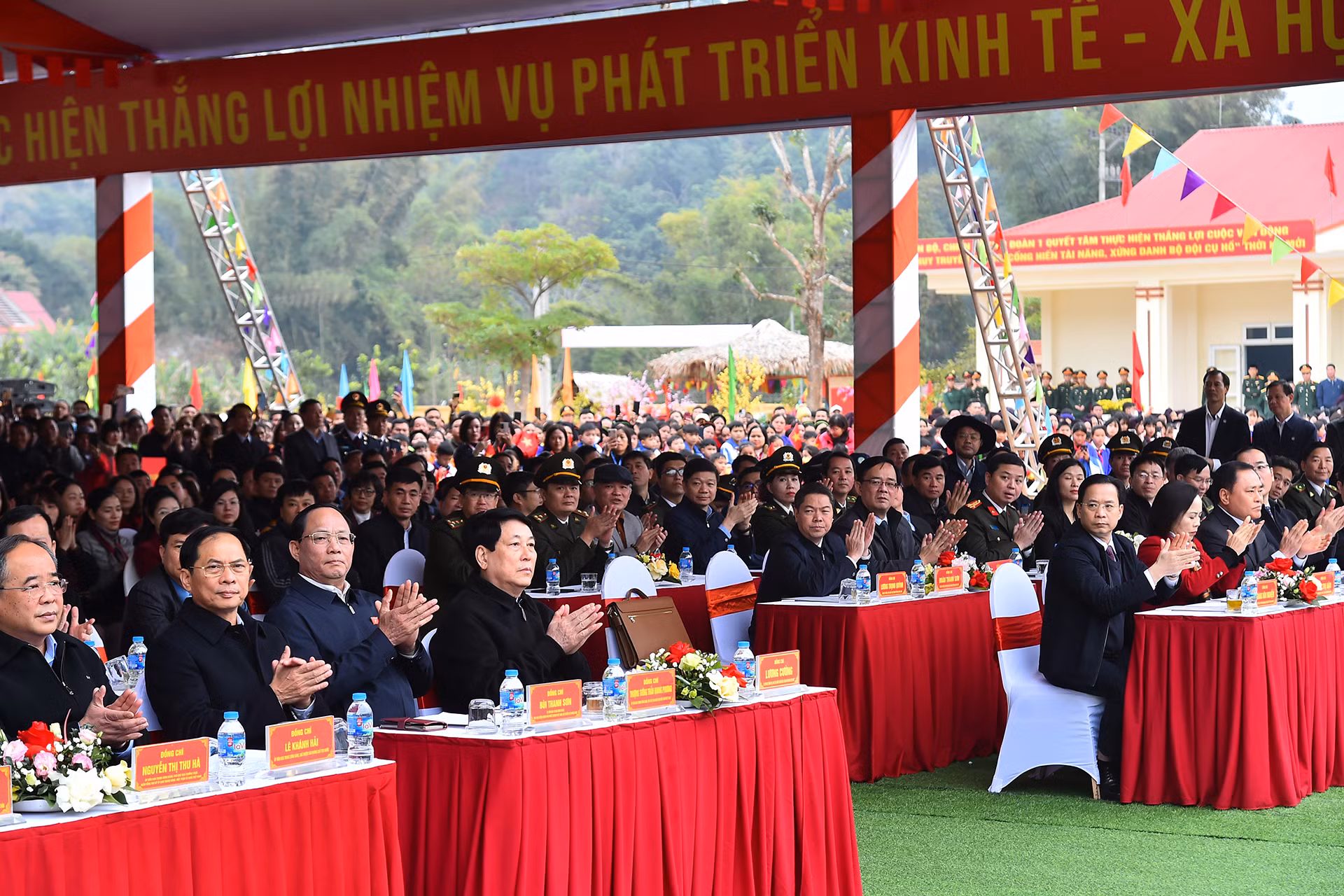Chủ tịch nước Lương Cường cùng các đại biểu tại lễ phát động Tết trồng cây “Đời đời nhớ ơn Bác Hồ” Xuân Ất Tỵ năm 2025.
