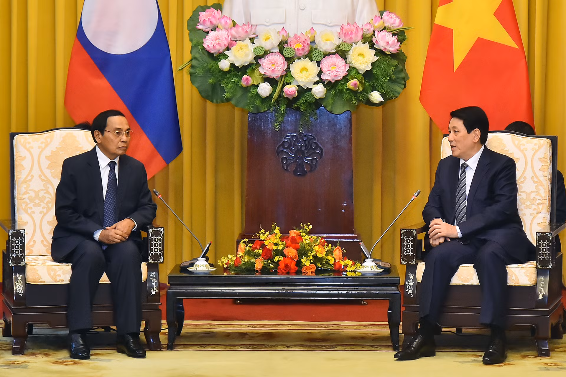 Chủ tịch nước Lương Cường tiếp Thường trực Ban Bí thư, Phó Chủ tịch nước Lào Bounthong Chitmany.