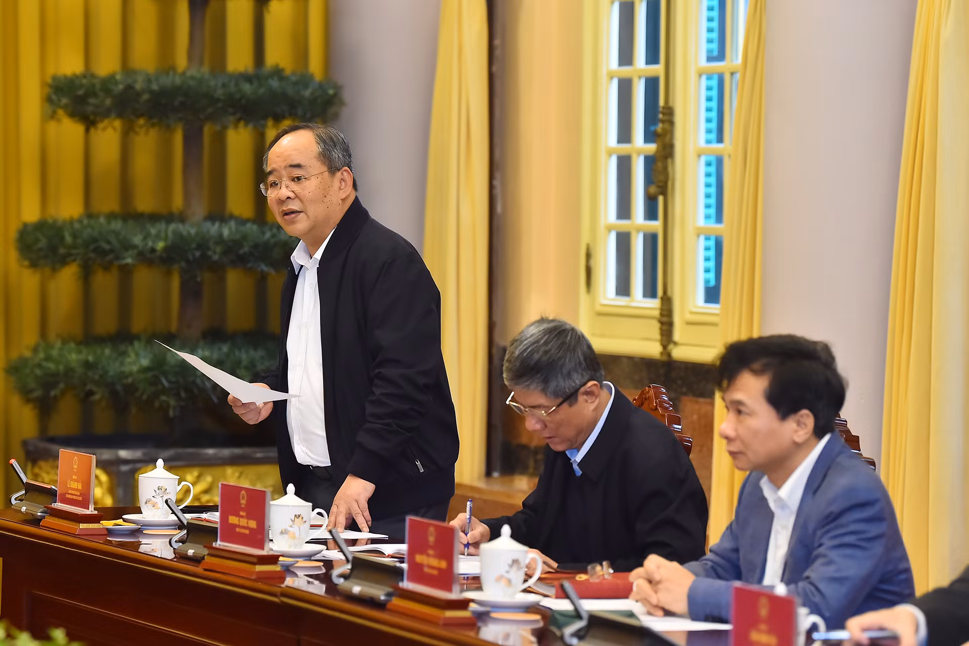Chủ nhiệm Văn phòng Chủ tịch nước Lê Khánh Hải cùng các đại biểu tham dự buổi làm việc.