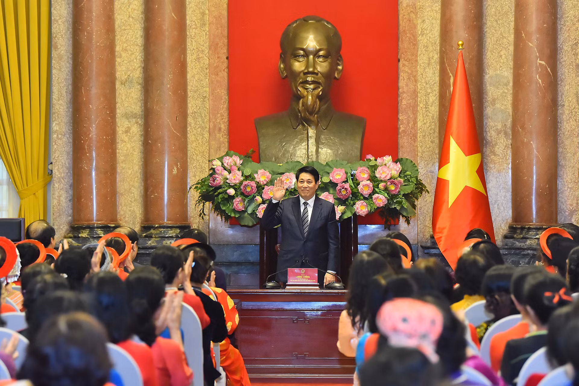 Chủ tịch nước Lương Cường tại buổi gặp mặt Đoàn đại biểu phụ nữ cao tuổi tiêu biểu toàn quốc.