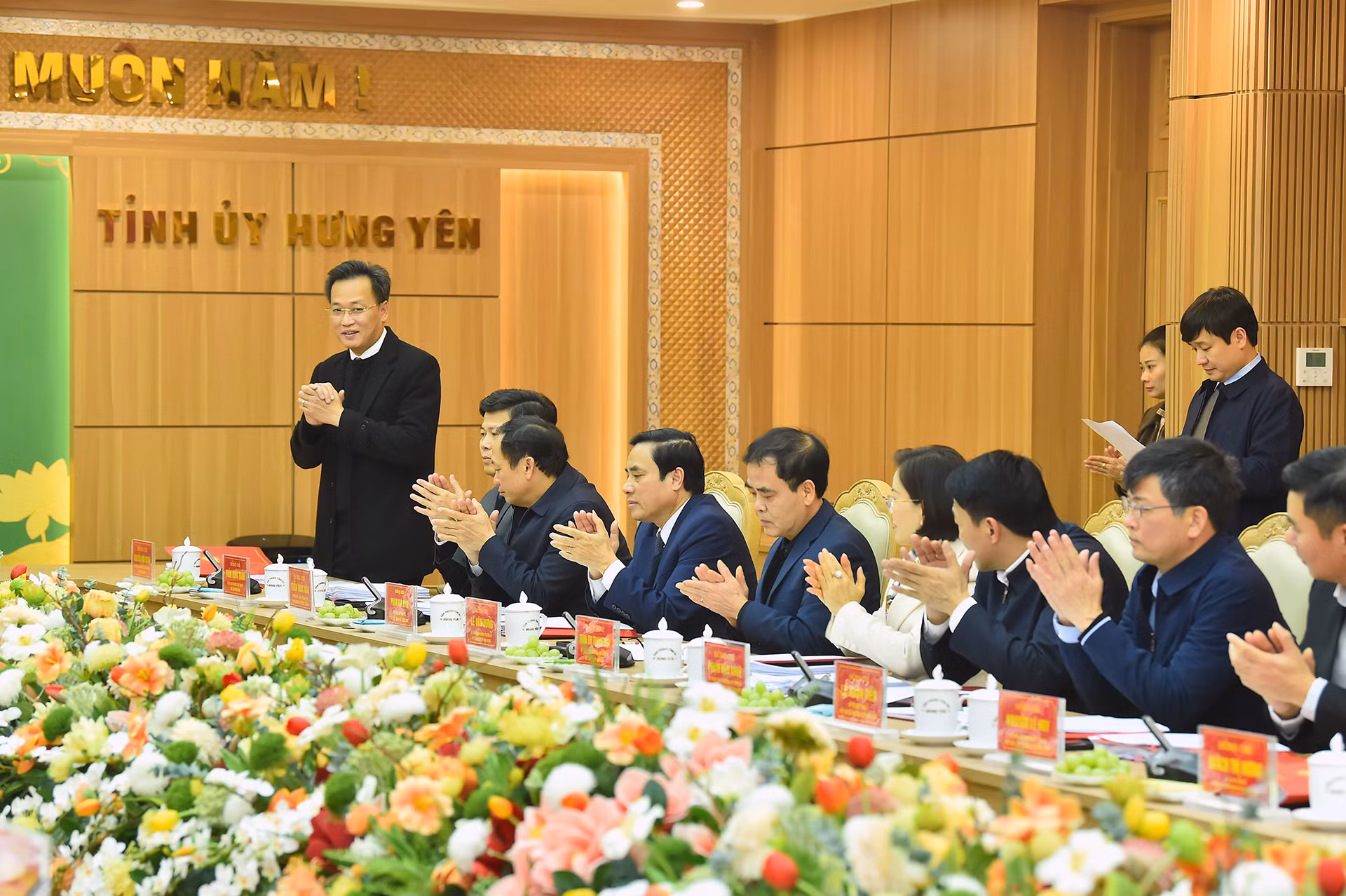 Các đồng chí lãnh đạo tỉnh Hưng Yên tại Hội nghị.