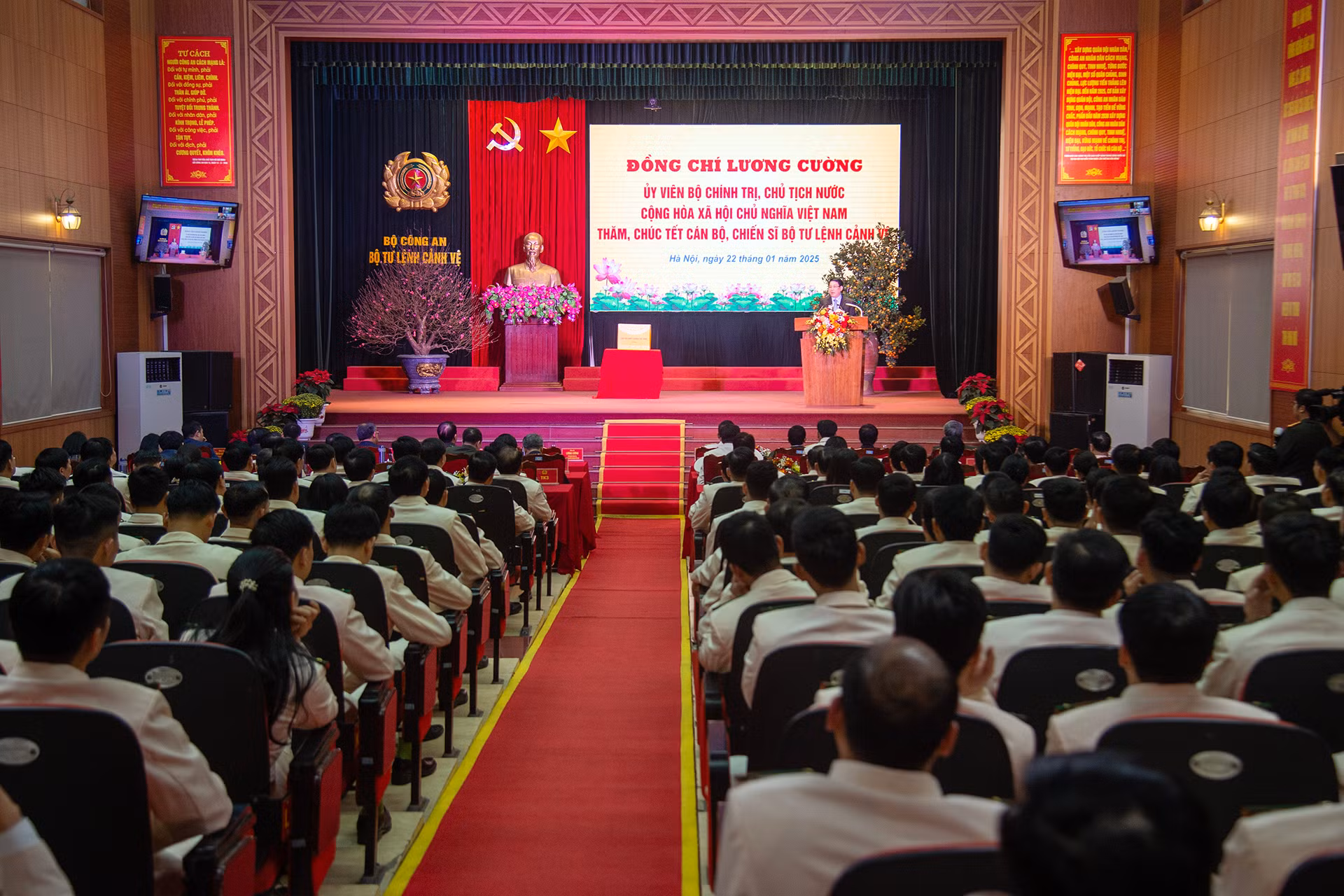 Quang cảnh buổi lễ.