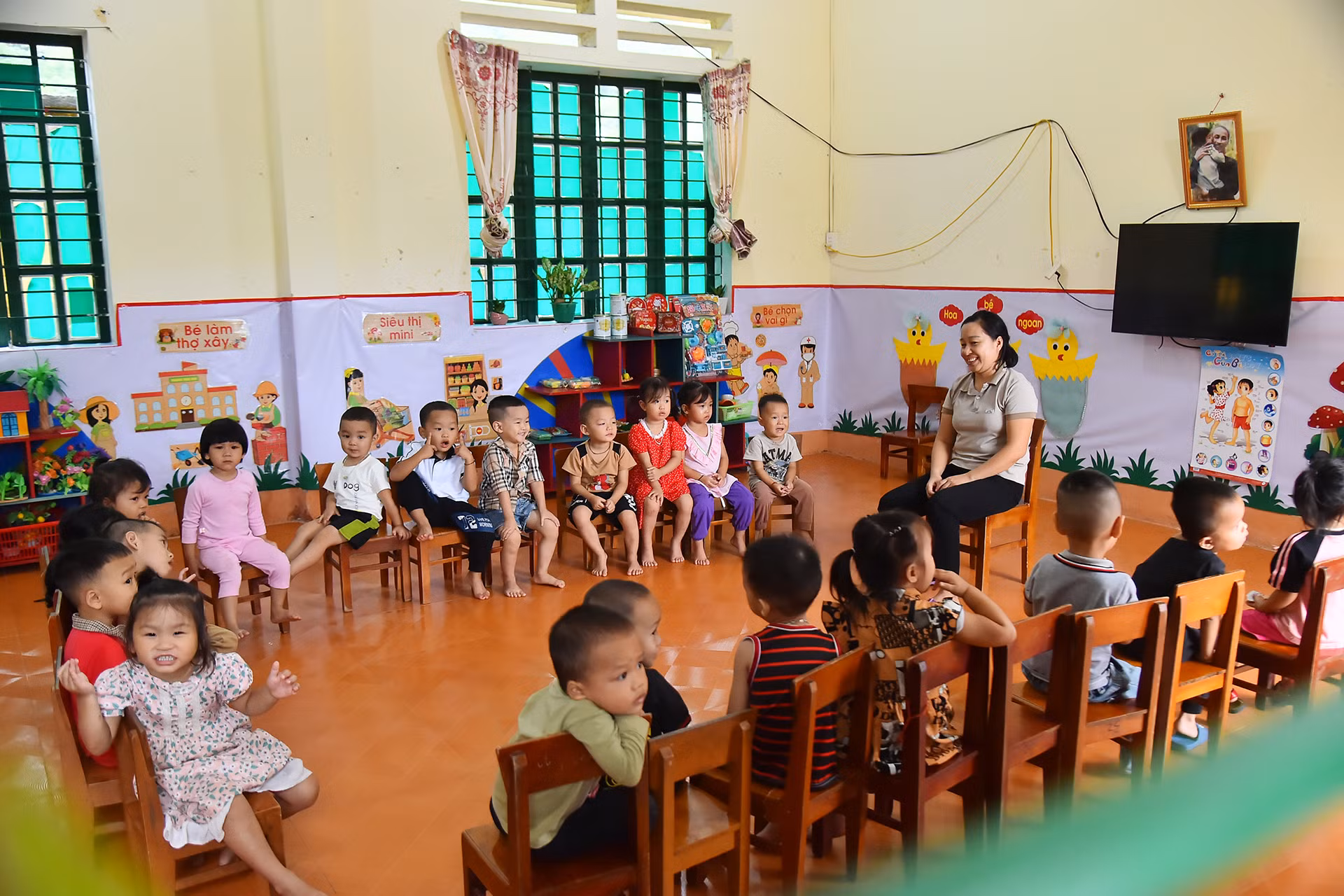 Trường mầm non Hợp Thành (thuộc xã Hợp Thành, thành phố Lào Cai) là một trong những nơi bị ảnh hưởng do hoàn lưu bão số 3 gây ra trên địa bàn tỉnh Lào Cai.