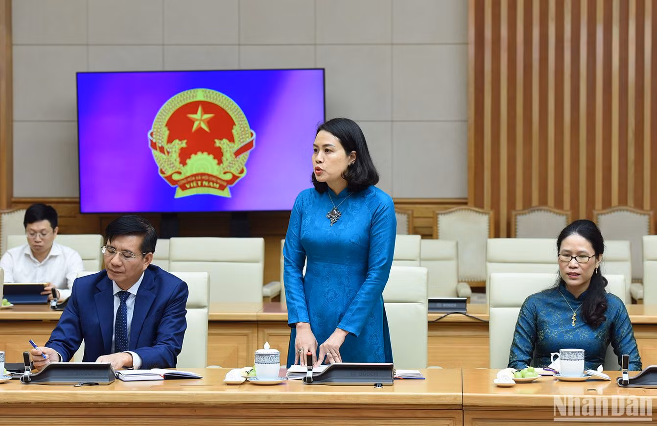 Đại sứ Phạm Thị Thanh Bình tại Cộng hòa Phần Lan, kiêm cộng hòa Estonia phát biểu.