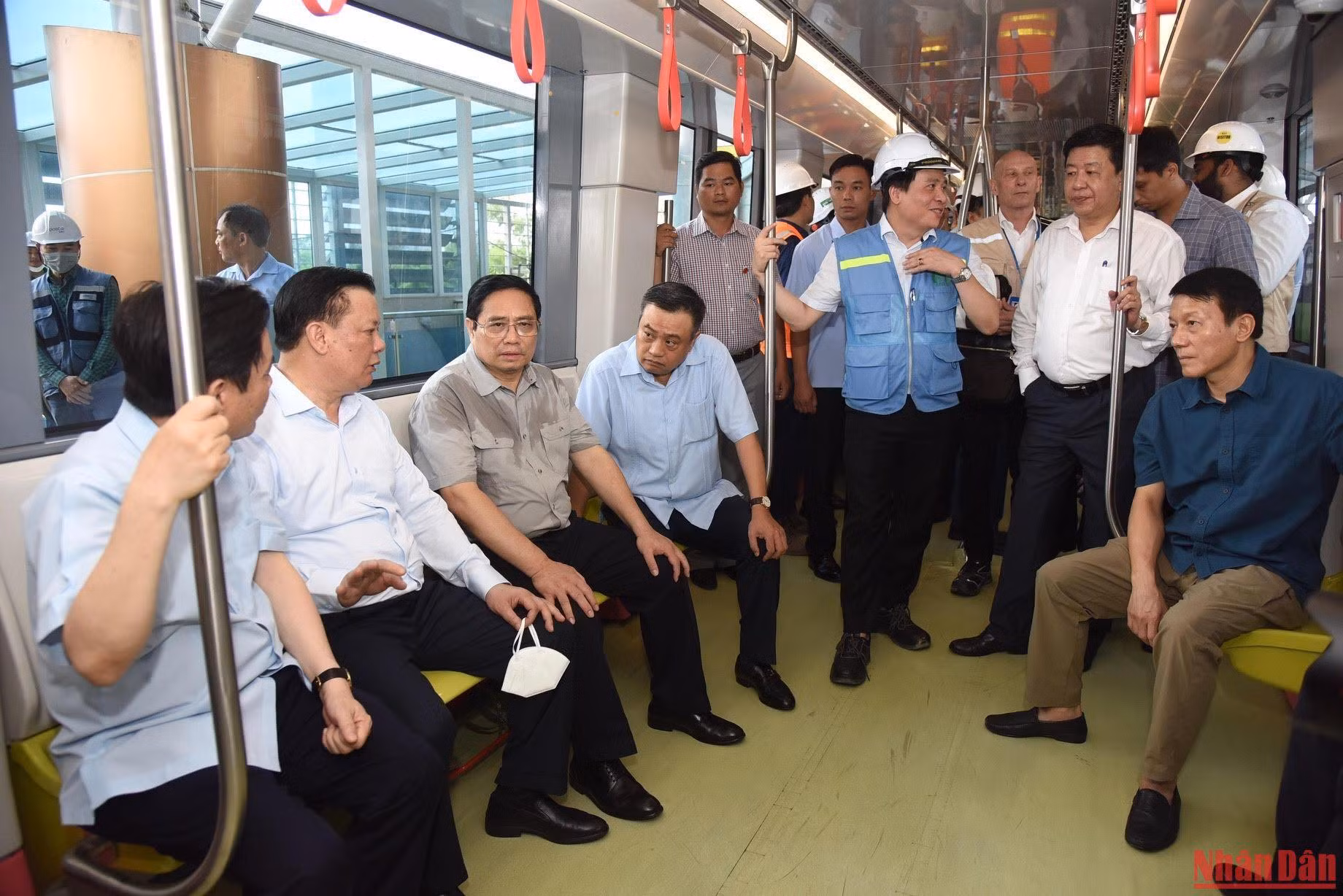 Thủ tướng Phạm Minh Chính đi thử tuyến tàu vận hành từ ga S8 Cầu Giấy-Nhổn. Thủ tướng Phạm Minh Chính đi thử tuyến tàu vận hành từ ga S8 Cầu Giấy-Nhổn.