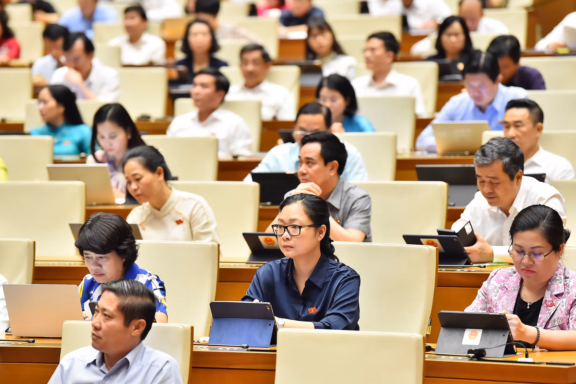 Các đại biểu Quốc hội dự phiên chất vấn và trả lời chất vấn về lĩnh vực công thương.
