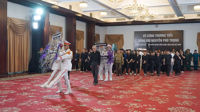 Gia đình cố Tổng Bí thư Đỗ Mười viếng Tổng Bí thư Nguyễn Phú Trọng.