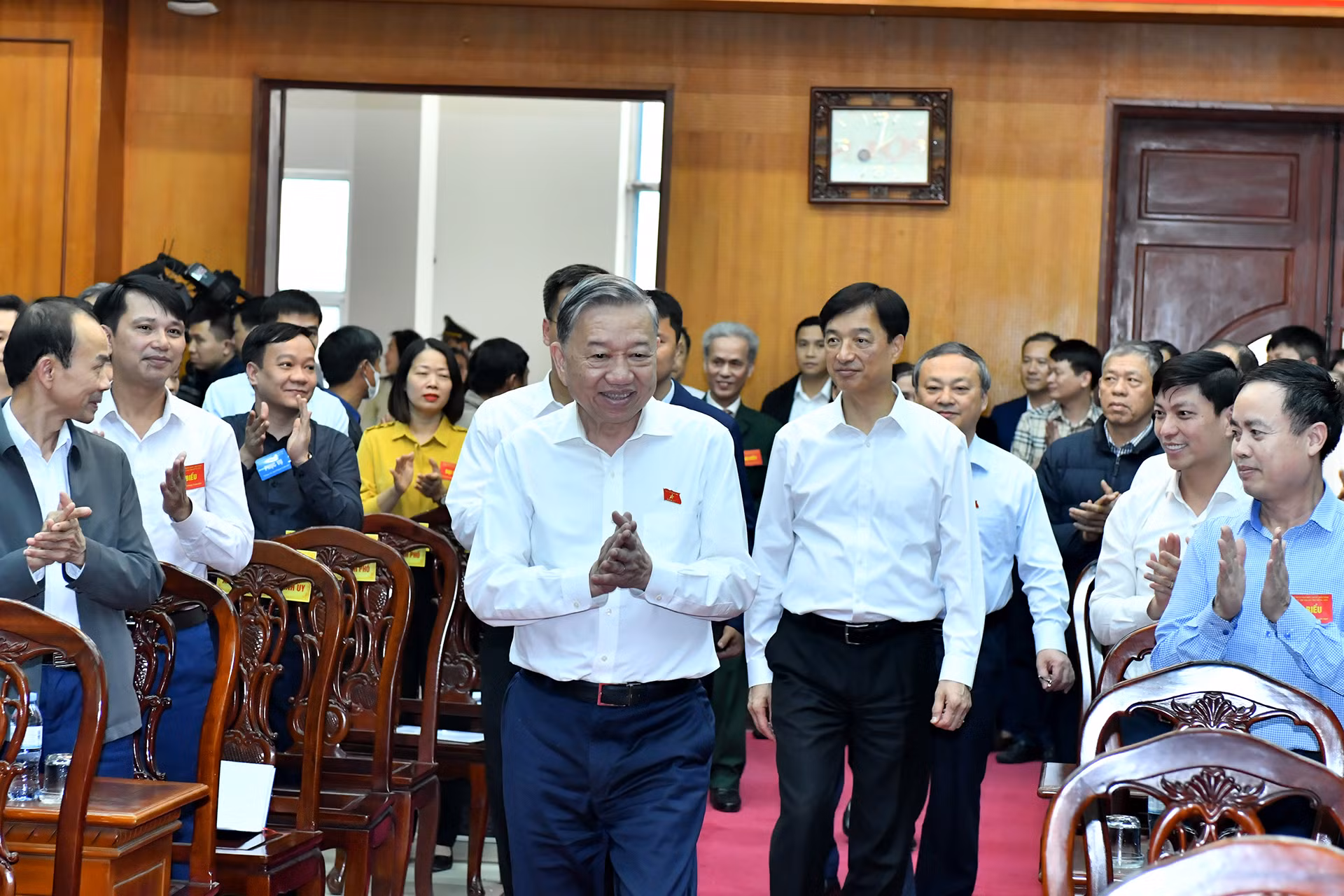 Tổng Bí thư Tô Lâm dự Hội nghị tiếp xúc cử tri tỉnh Hưng Yên. Tổng Bí thư Tô Lâm dự Hội nghị tiếp xúc cử tri tỉnh Hưng Yên.