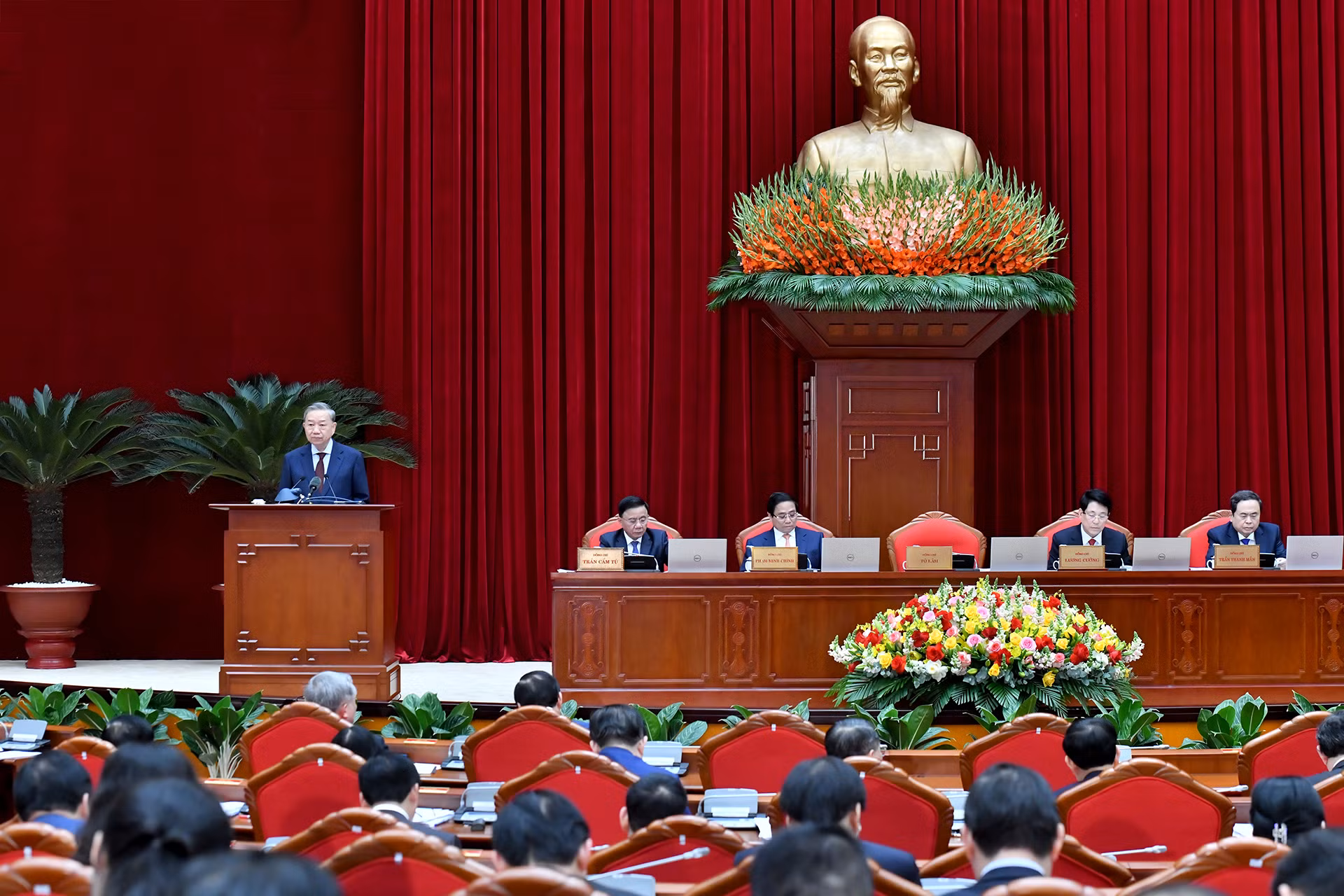 Tổng Bí thư Tô Lâm phát biểu khai mạc Hội nghị Ban Chấp hành Trung ương Đảng khóa XIII. Tổng Bí thư Tô Lâm phát biểu khai mạc Hội nghị Ban Chấp hành Trung ương Đảng khóa XIII.