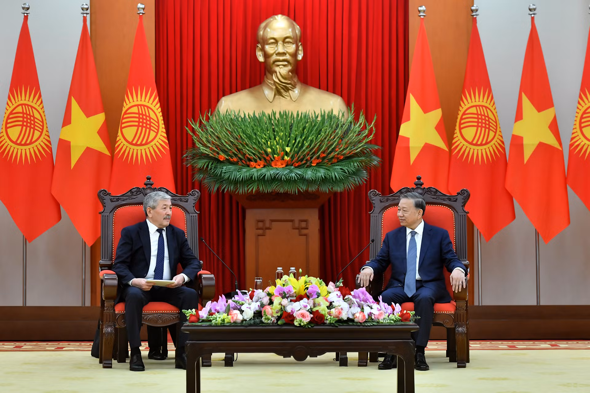 Tổng Bí thư Tô Lâm tiếp Thủ tướng Cộng hòa Kyrgyzstan Adylbek Kasymaliev.