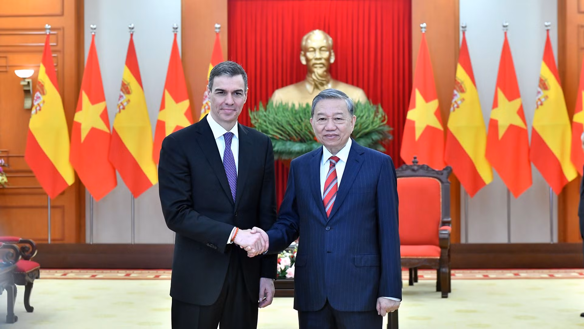 Tổng Bí thư Tô Lâm tiếp Thủ tướng Vương quốc Tây Ban Nha Pedro Sanchez.