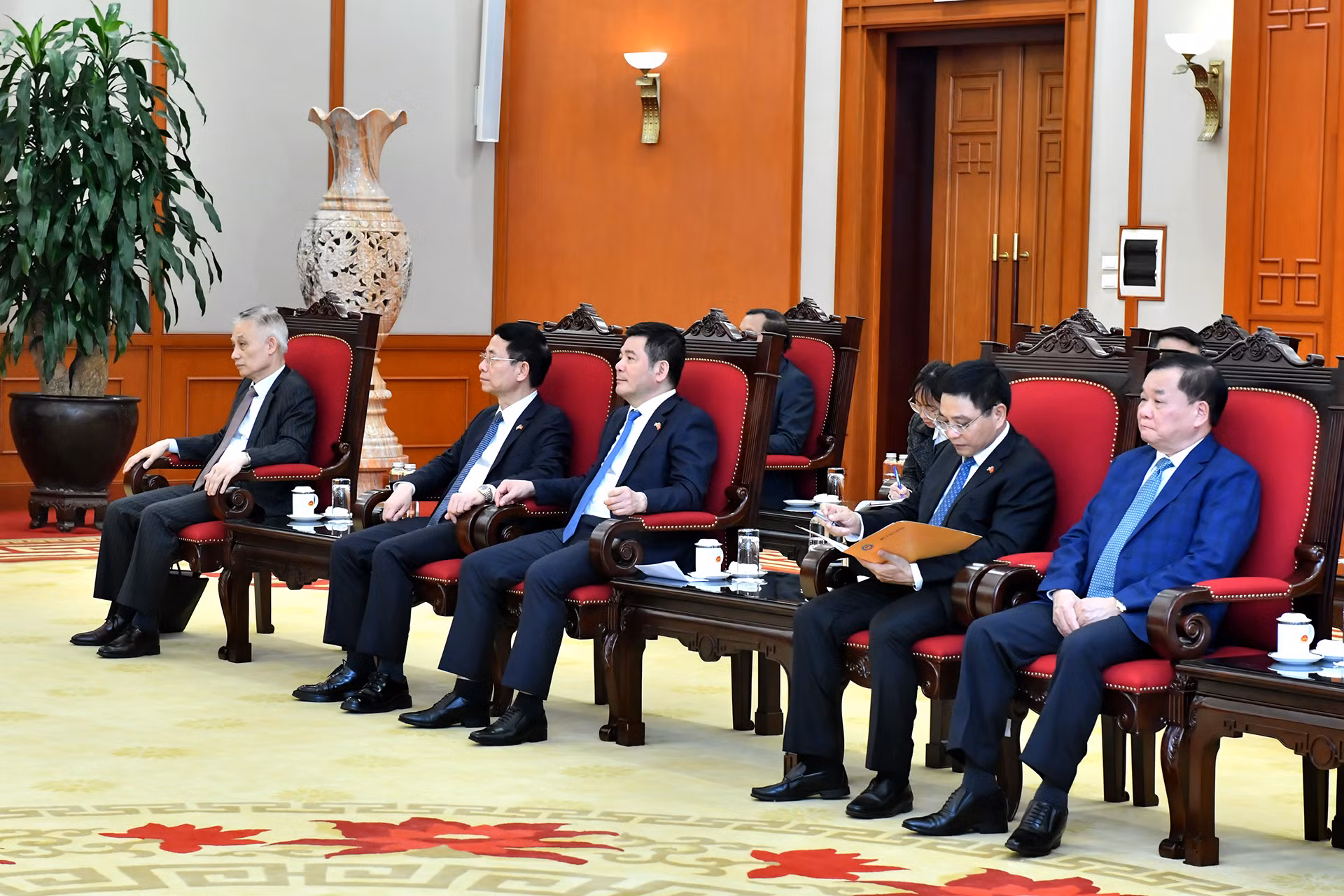 Các đại biểu Việt Nam tham dự buổi tiếp.