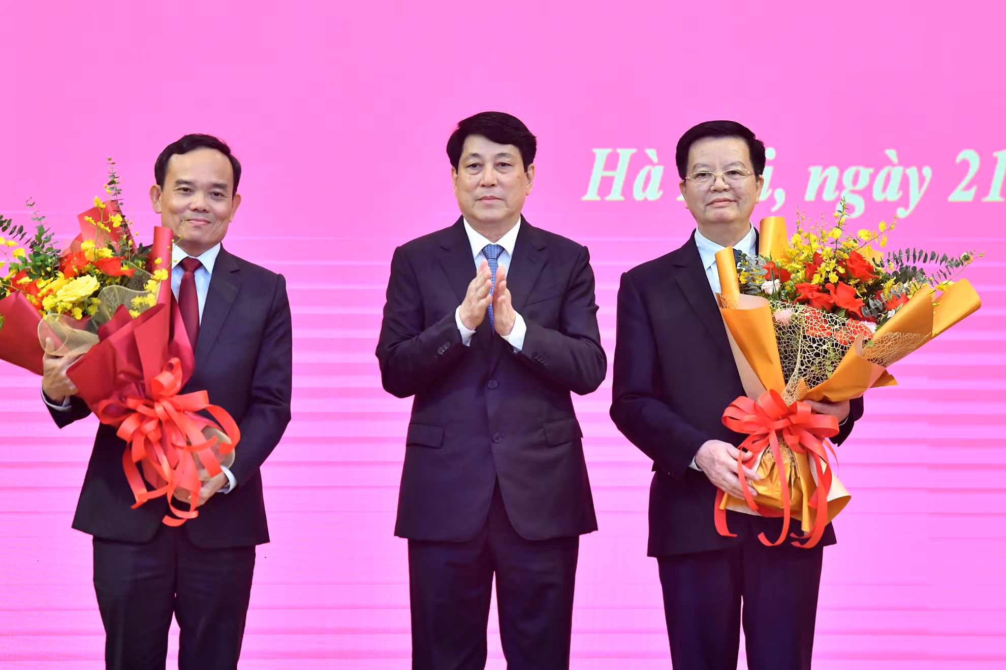[Ảnh] Lễ công bố Quyết định phân công các Ủy viên Trung ương giữ chức Trưởng Ban Kinh tế Trung ương và Trưởng Ban Dân vận Trung ương ảnh 4