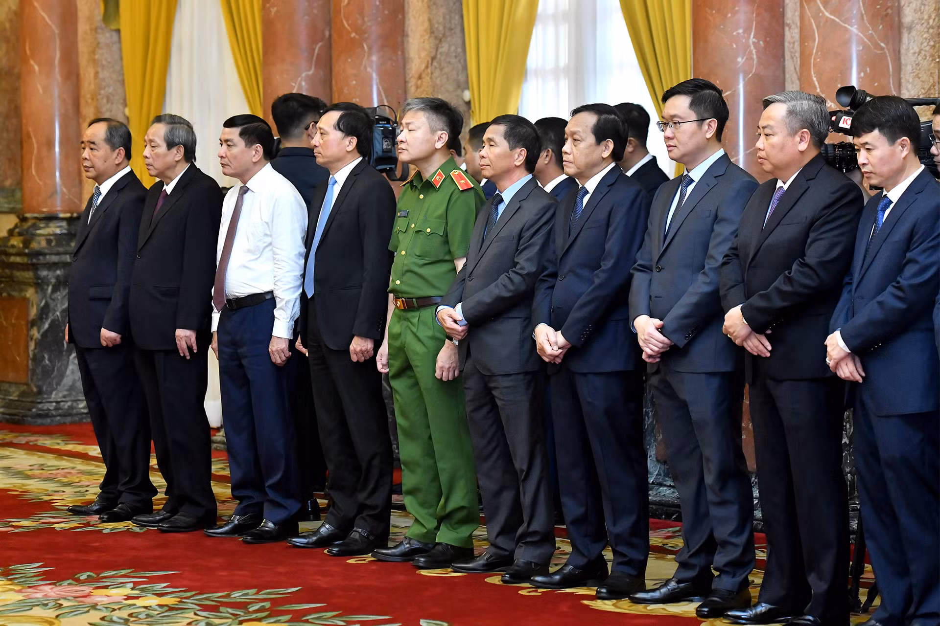 Các đại biểu tham dự buổi lễ.