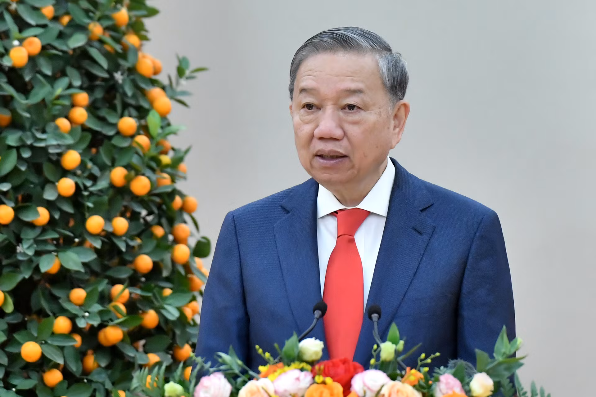 Tổng Bí thư Tô Lâm phát biểu giao nhiệm vụ cho các đơn vị và cá nhân tại hội nghị. Tổng Bí thư Tô Lâm phát biểu giao nhiệm vụ cho các đơn vị và cá nhân tại hội nghị.