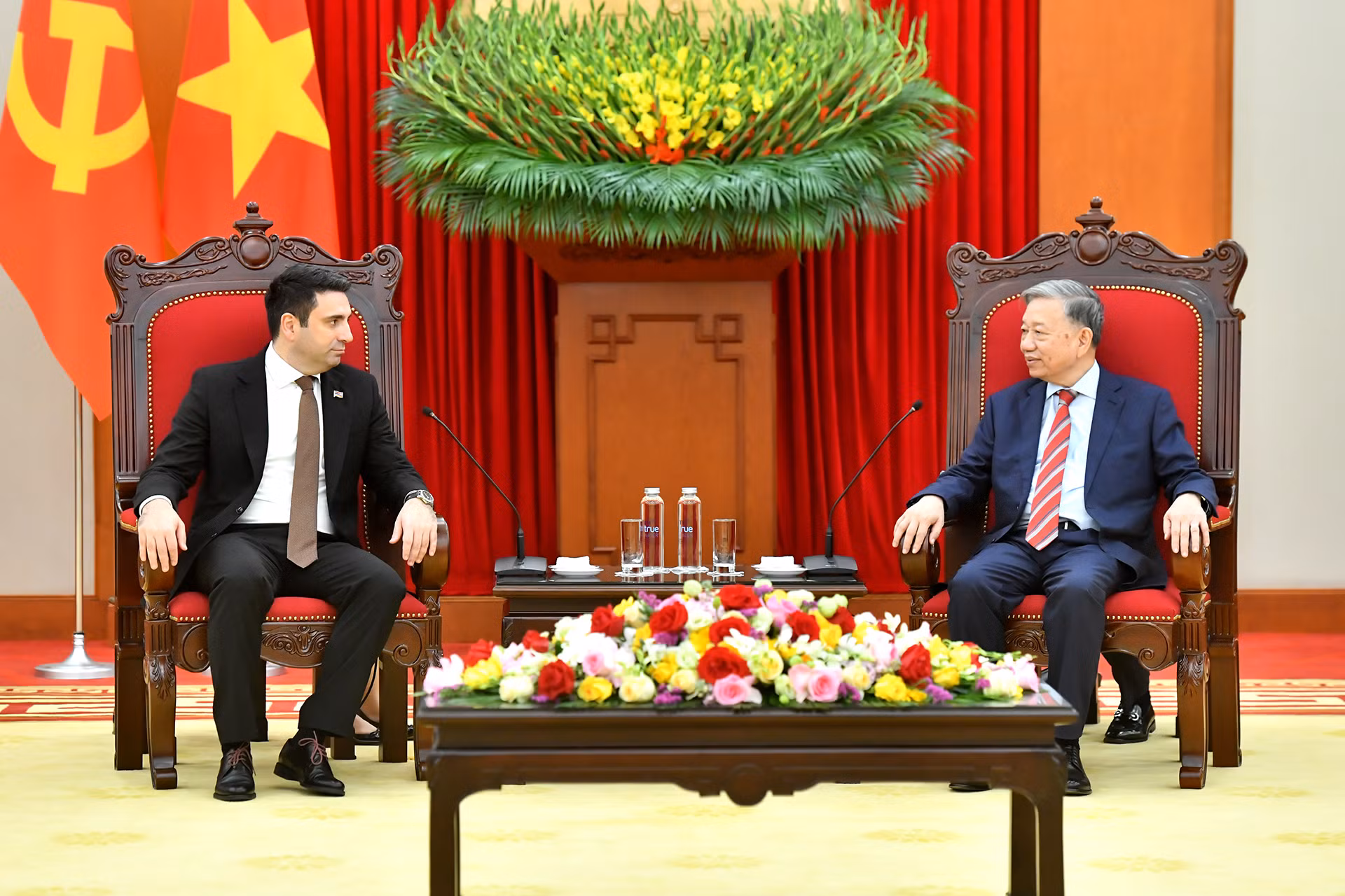 Tổng Bí thư Tô Lâm với Chủ tịch Quốc hội Cộng hòa Armenia Alen Simonyan,