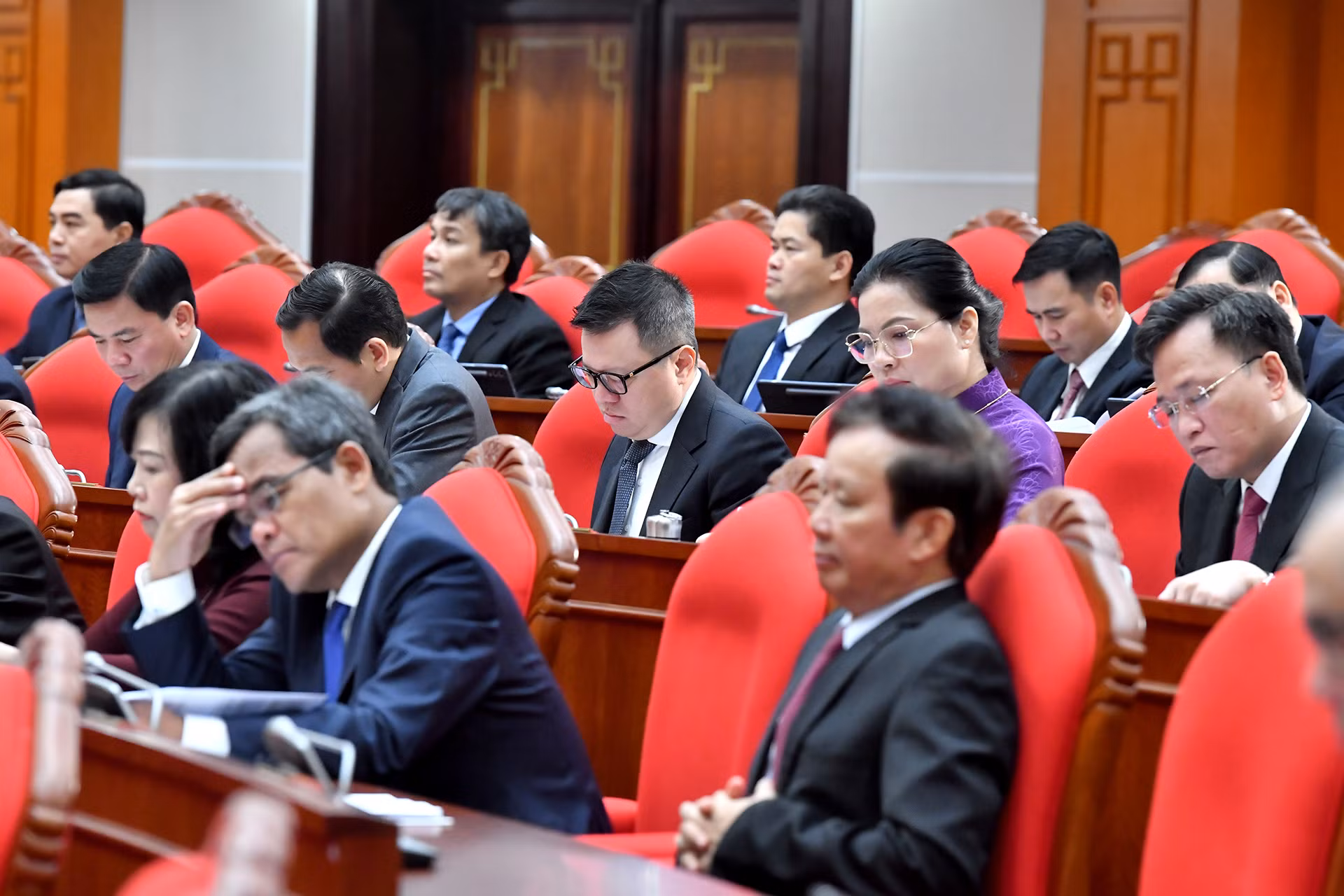 Các đại biểu tham dự khai mạc Hội nghị lần thứ 11 Ban Chấp hành Trung ương Đảng Cộng sản Việt Nam khóa XIII. Các đại biểu tham dự khai mạc Hội nghị lần thứ 11 Ban Chấp hành Trung ương Đảng Cộng sản Việt Nam khóa XIII.