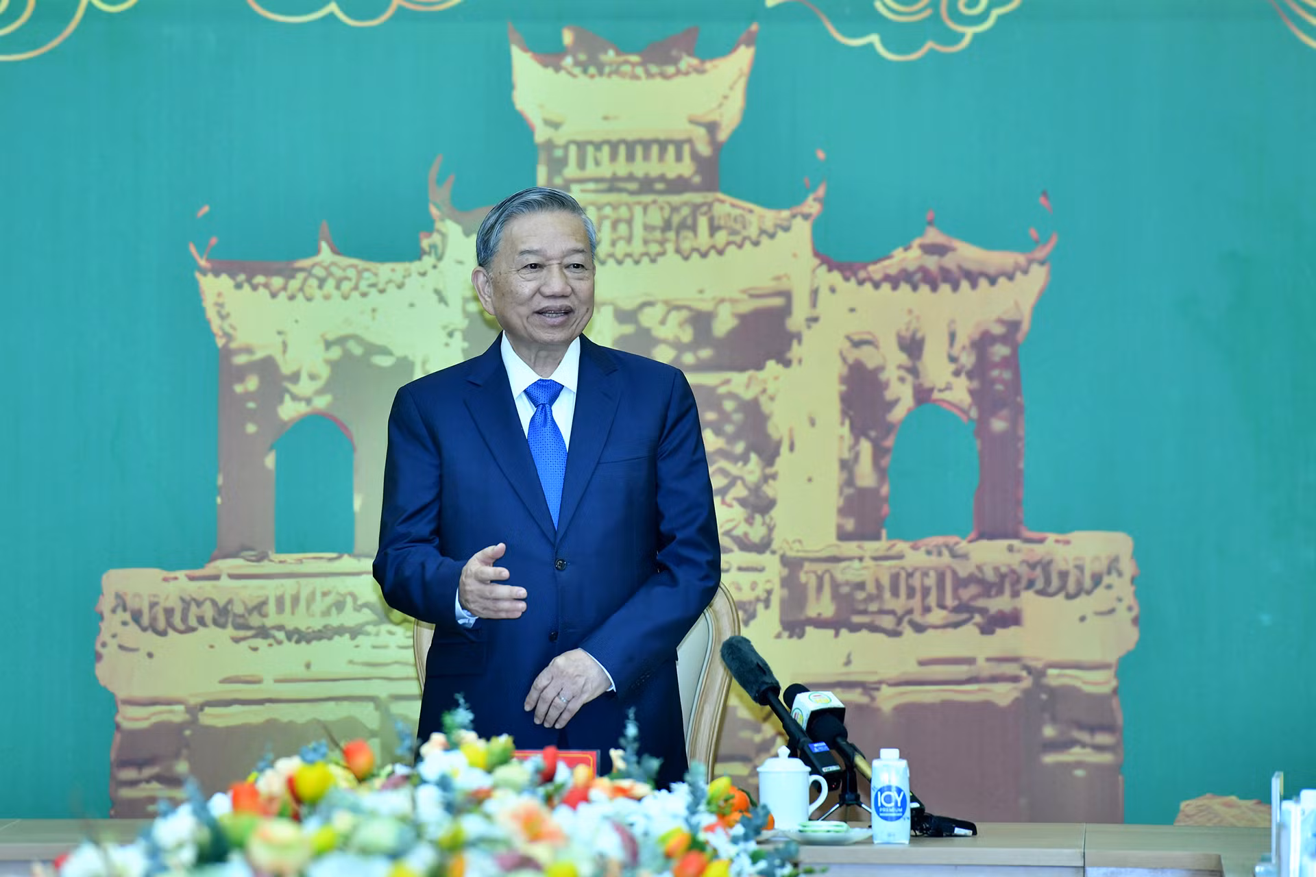 Tổng Bí thư Tô Lâm chúc Tết Đảng bộ, chính quyền và nhân dân tỉnh Hưng Yên.