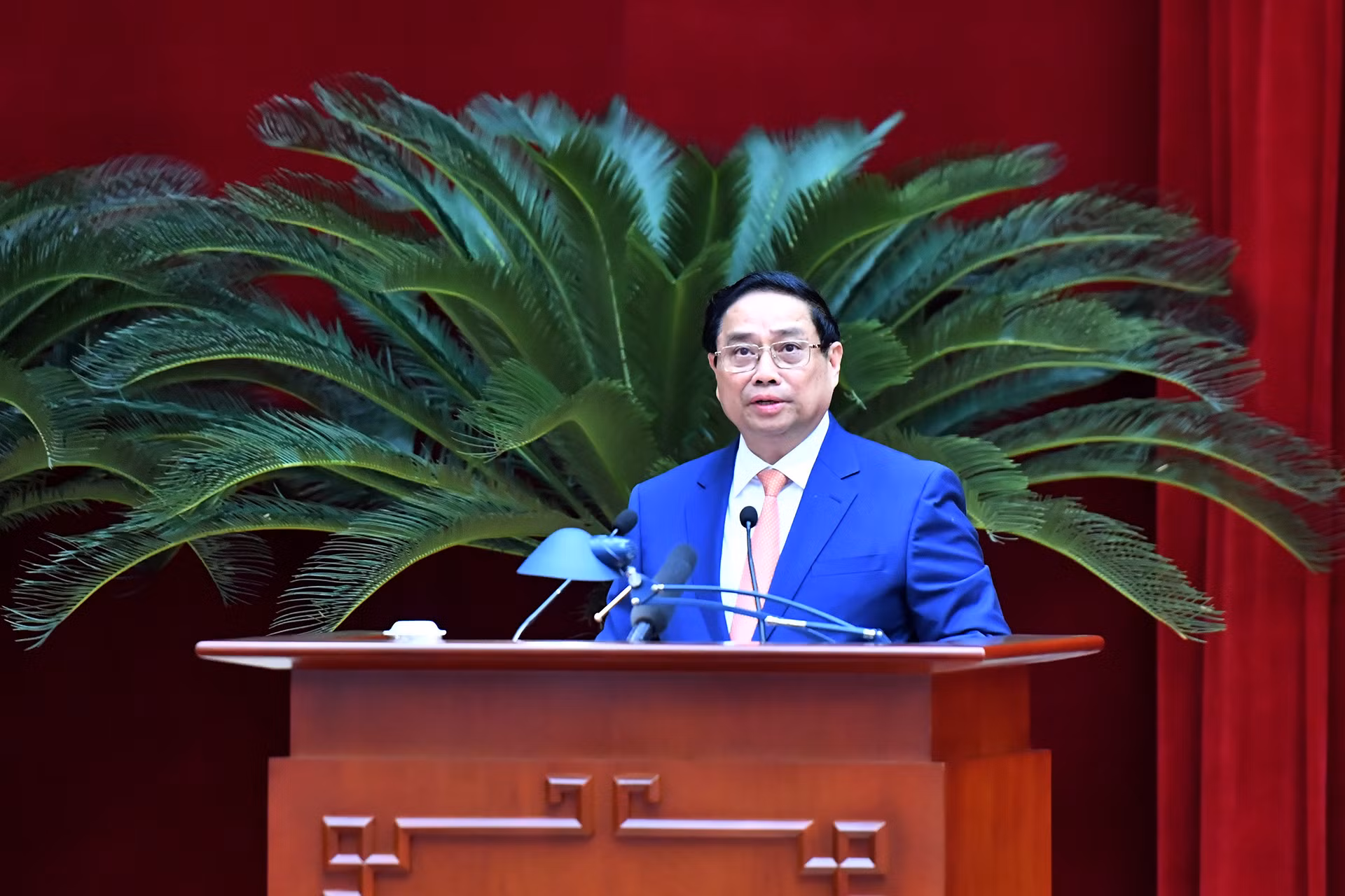 Thủ tướng Chính phủ Phạm Minh Chính điều hành phiên khai mạc hội nghị.