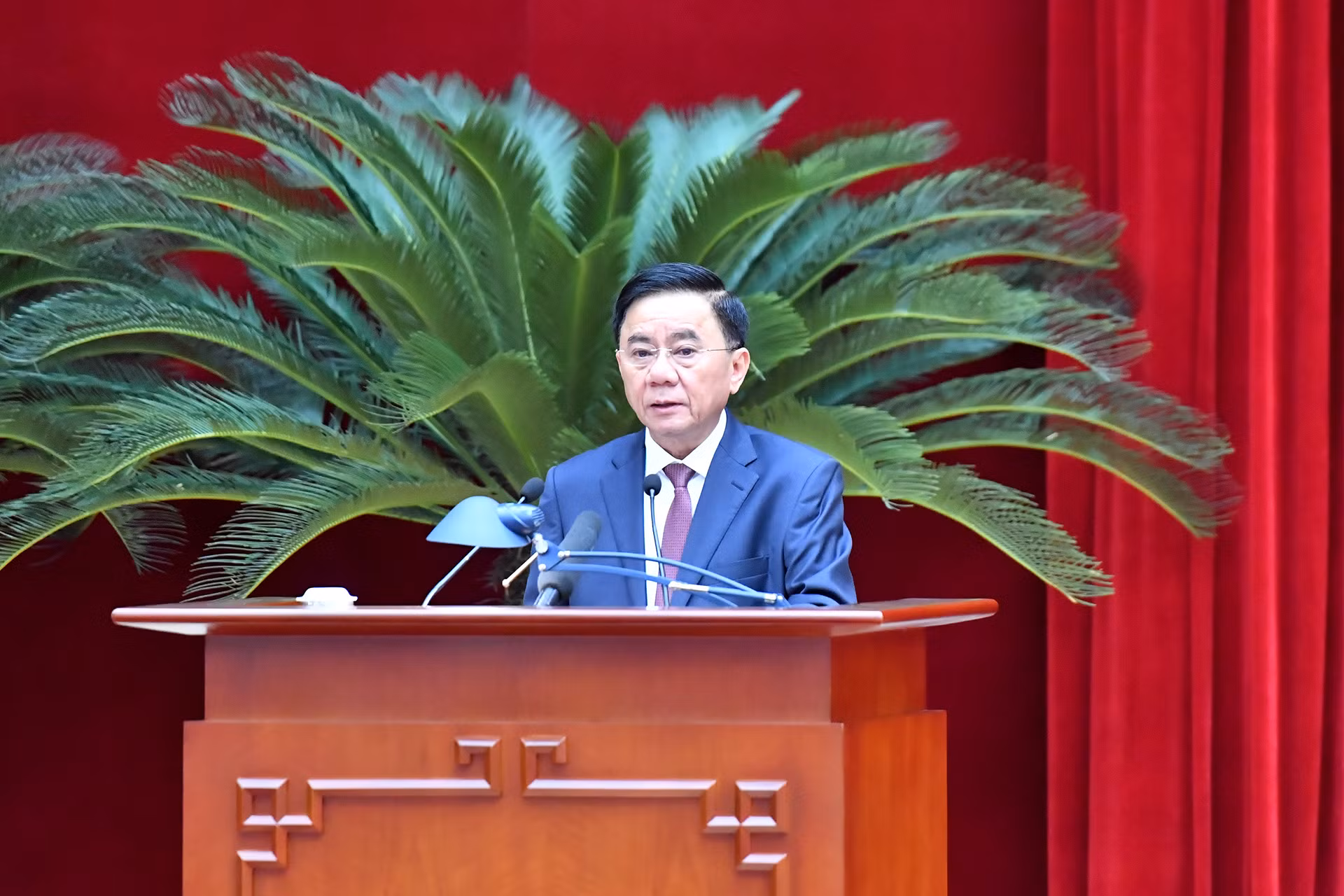 Thường trực Ban Bí thư, Chủ nhiệm Ủy ban Kiểm tra Trung ương Trần Cẩm Tú phát biểu tại phiên khai mạc hội nghị.