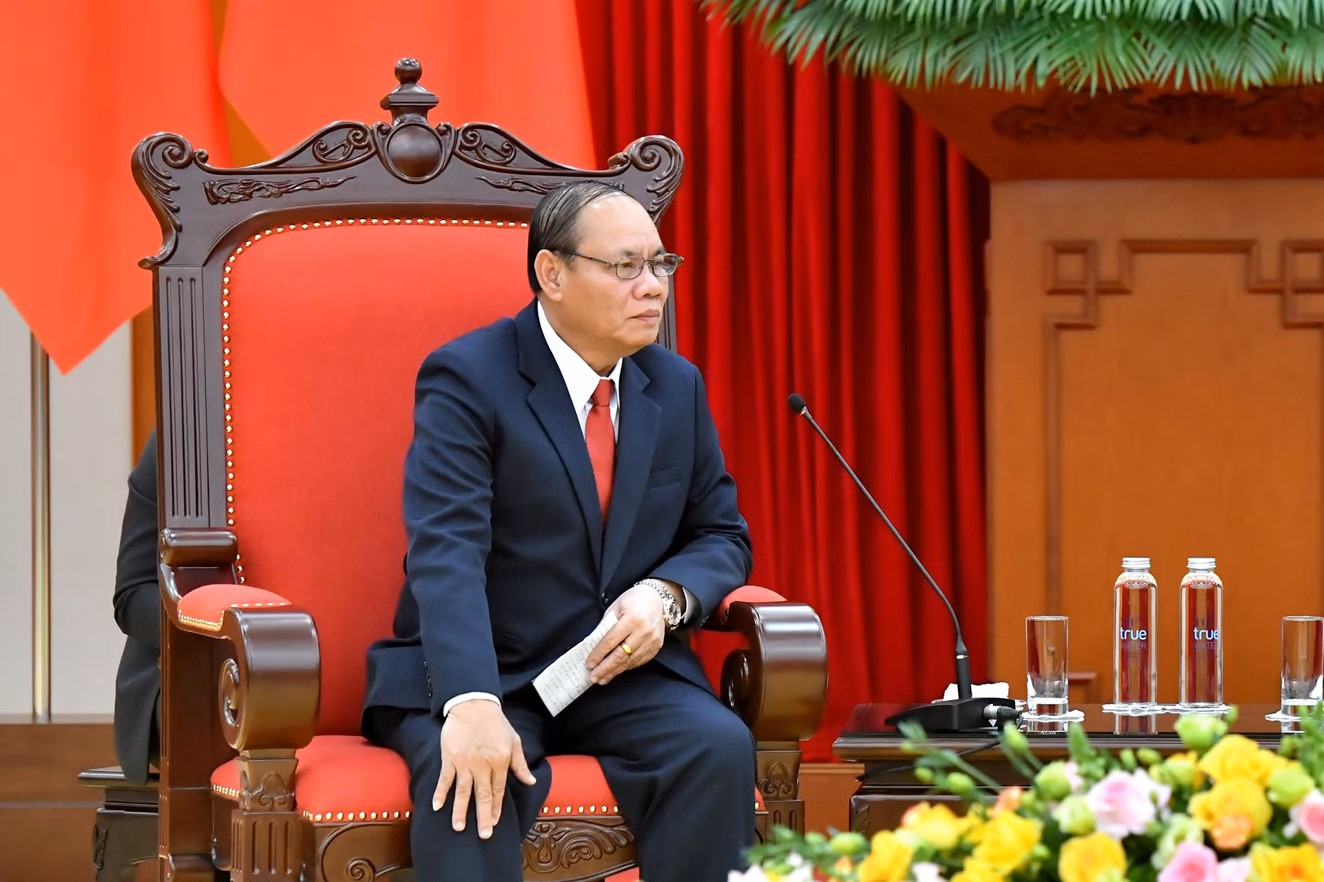 Đại tướng Vilay Lakhamphong, Ủy viên Bộ Chính trị, Phó Thủ tướng Chính phủ, Bộ trưởng Công an Lào phát biểu tại buổi tiếp.