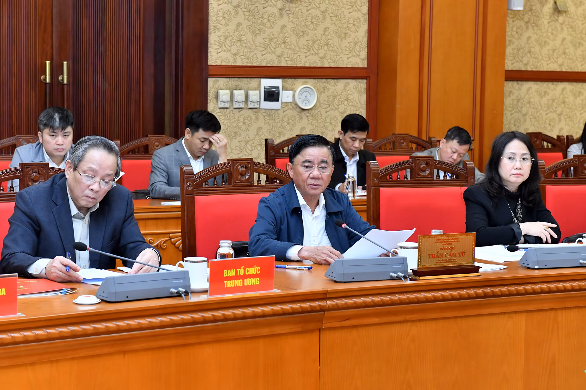 Đồng chí Trần Cẩm Tú, Ủy viên Bộ Chính trị, Thường trực Ban Bí thư chủ trì giao ban với các ban đảng, các văn phòng, các đảng ủy và một số cơ quan ở Trung ương.