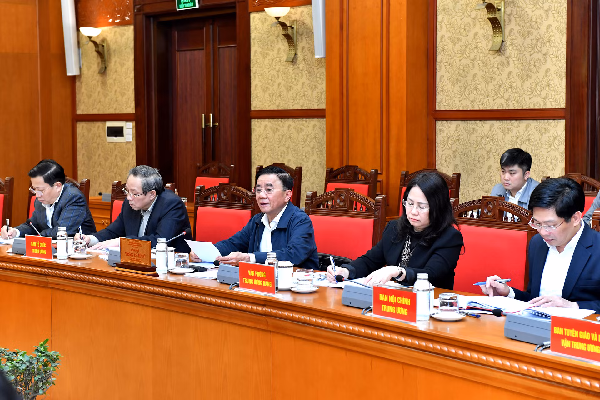 Đồng chí Trần Cẩm Tú, Uỷ viên Bộ Chính trị, Thường trực Ban Bí thư phát biểu kết luận.