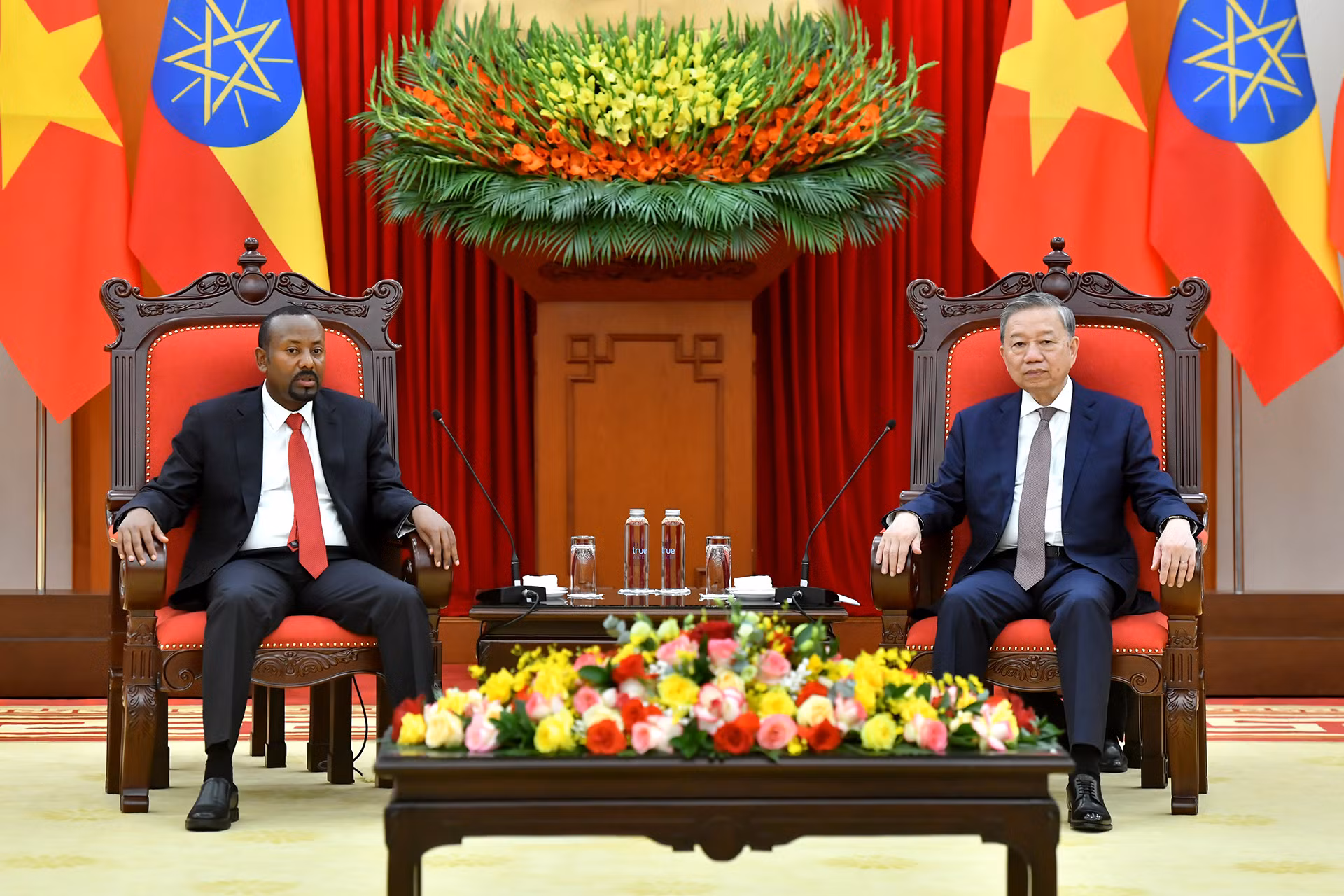 Tổng Bí thư Tô Lâm và Thủ tướng Ethiopia Abiy Ahmed Ali tại buổi tiếp. Tổng Bí thư Tô Lâm và Thủ tướng Ethiopia Abiy Ahmed Ali tại buổi tiếp.