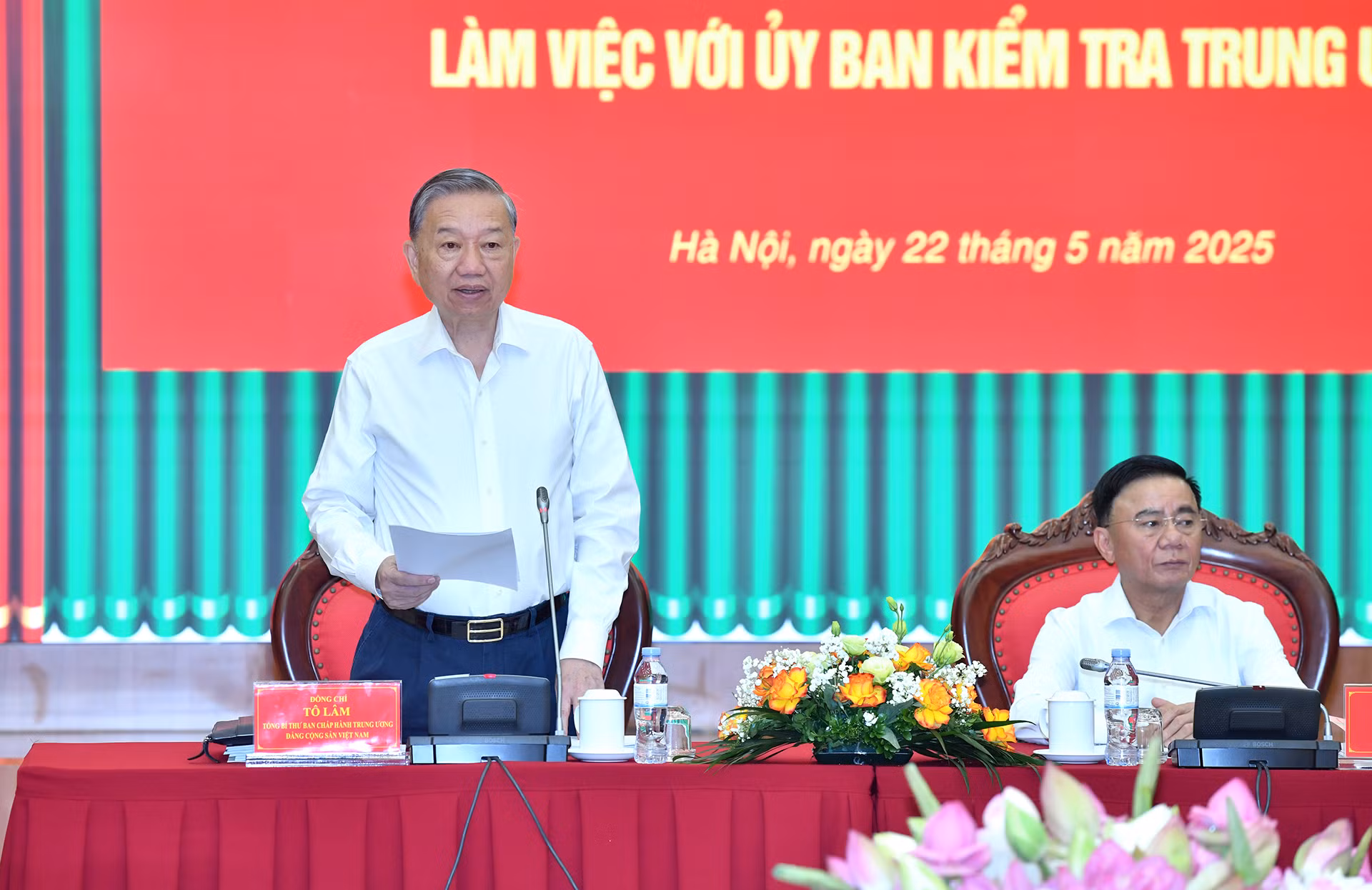 Tổng Bí thư Tô Lâm phát biểu tại buổi làm việc với Ủy ban Kiểm tra Trung ương. Tổng Bí thư Tô Lâm phát biểu tại buổi làm việc với Ủy ban Kiểm tra Trung ương.