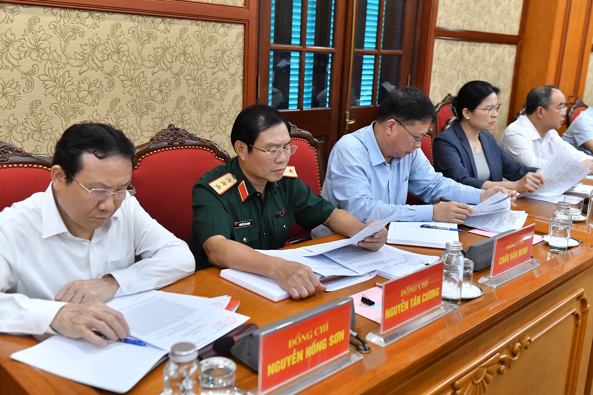 Các đại biểu tham dự phiên họp. Các đại biểu tham dự phiên họp.